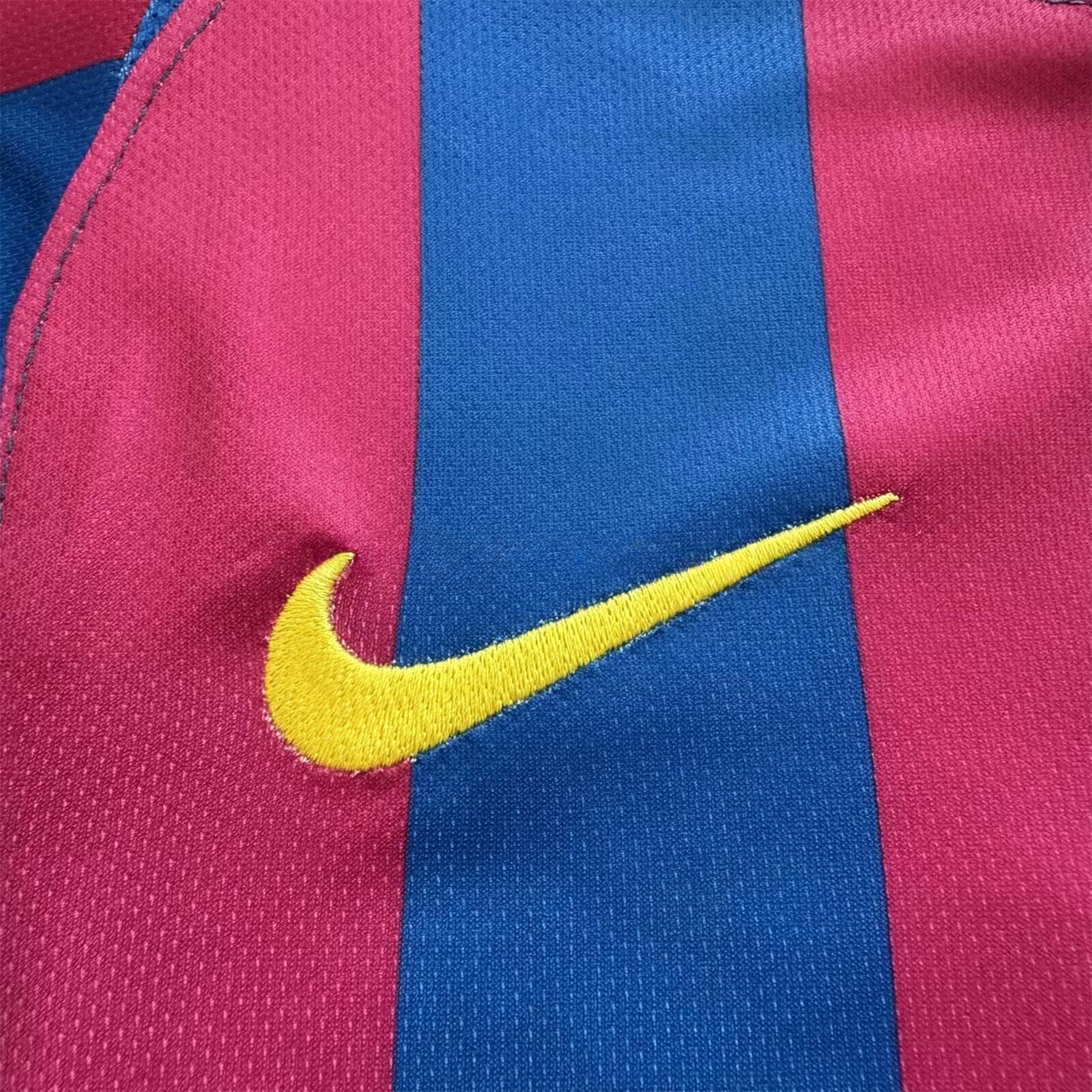 Retro B.A.R.S.A 06-07 Home Long Sleeve Kids Kit - UnitedFutballJersey