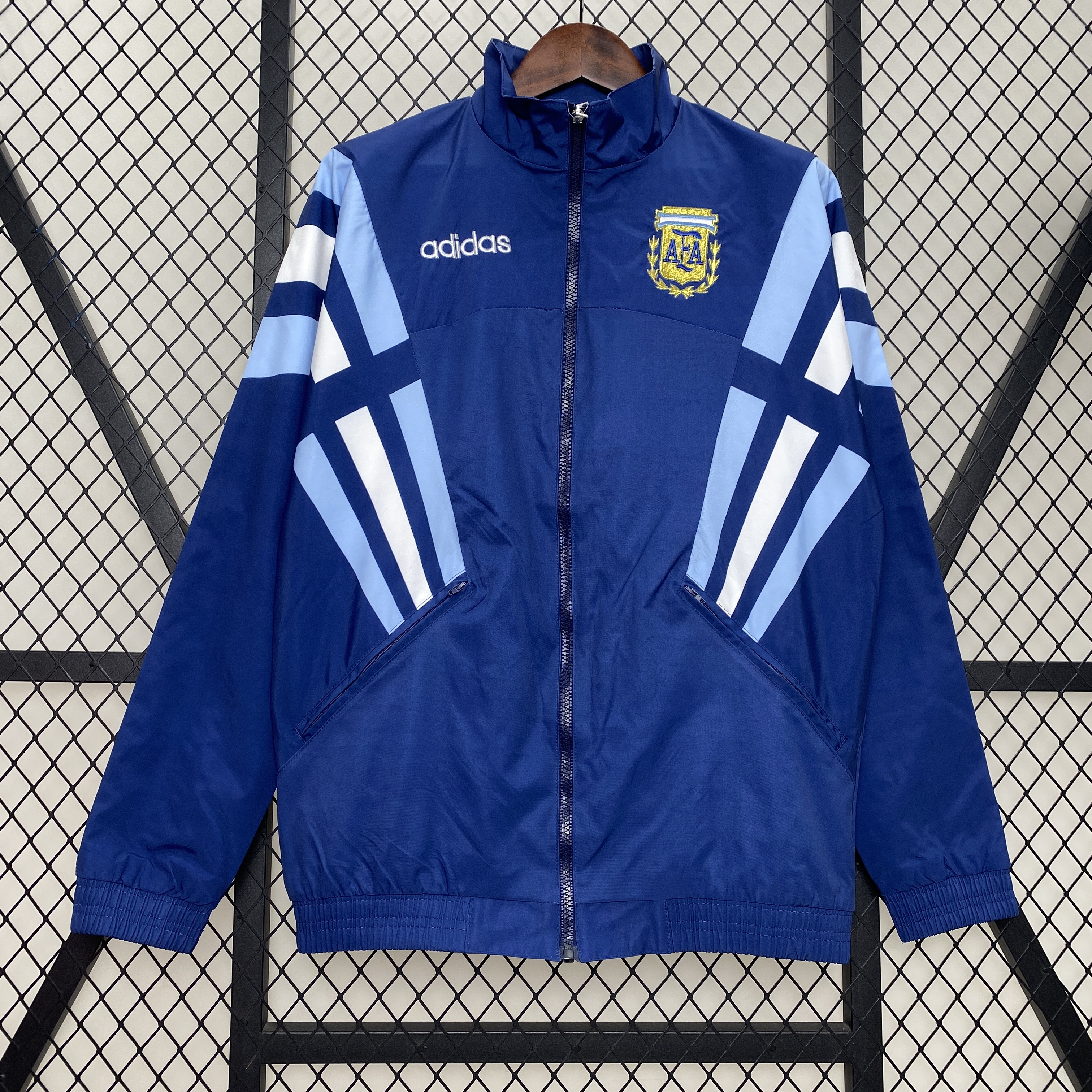 Argentina 24-25 Throwback Windbreaker Jacket - Blue - UnitedFutballJersey