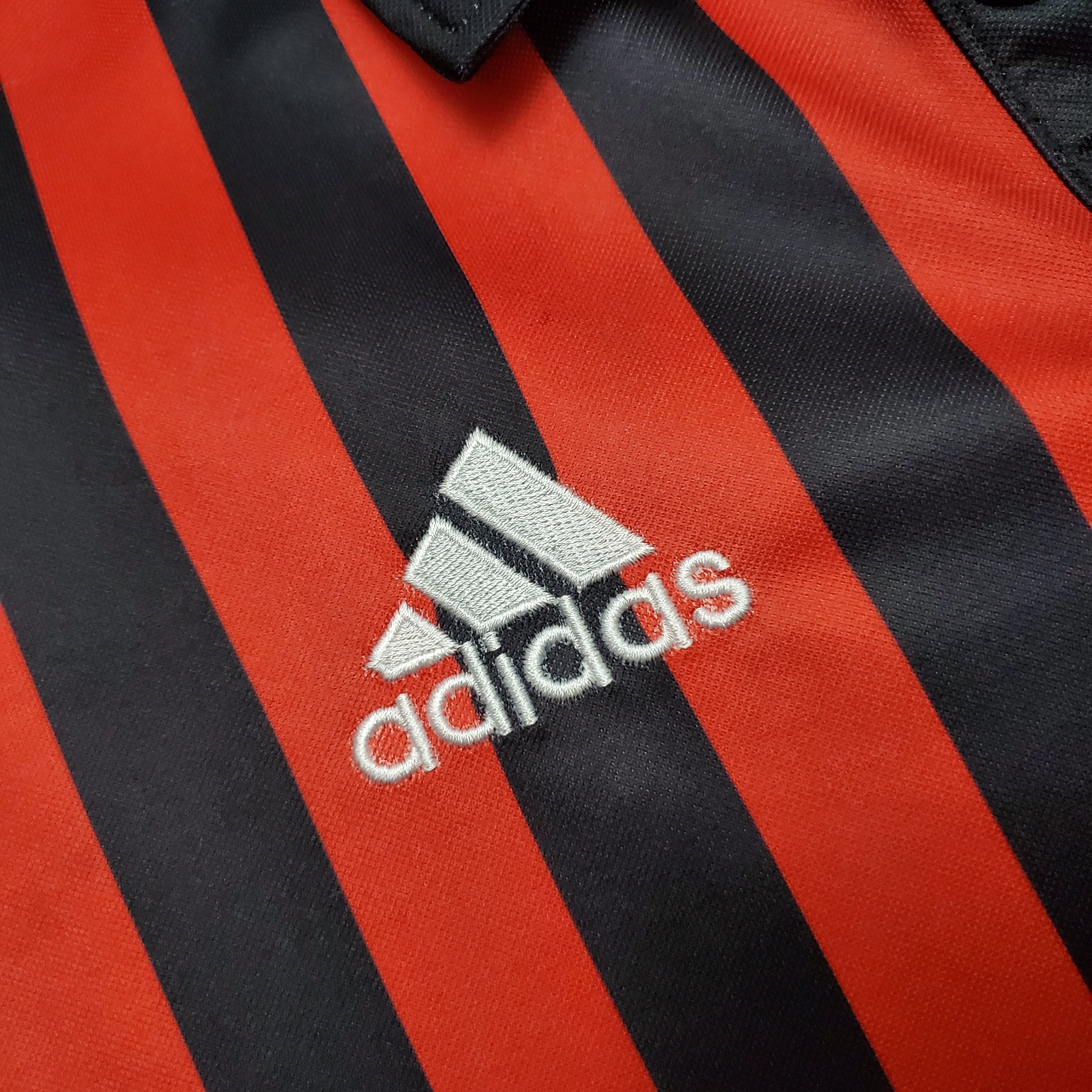 Retro AC Milan 99-00 Home Stadium Jersey - UnitedFutballJersey
