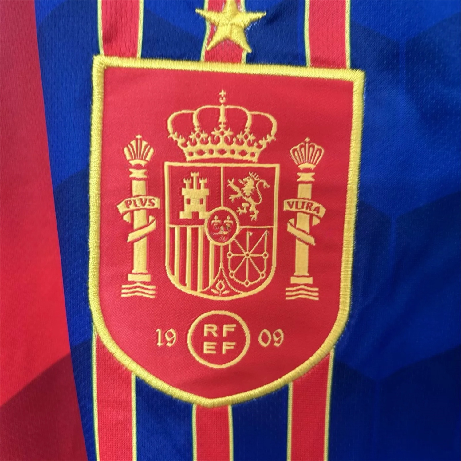 Spain 25-26 Red and Blue Throwback Style Jersey - Fans Version - UnitedFutballJersey