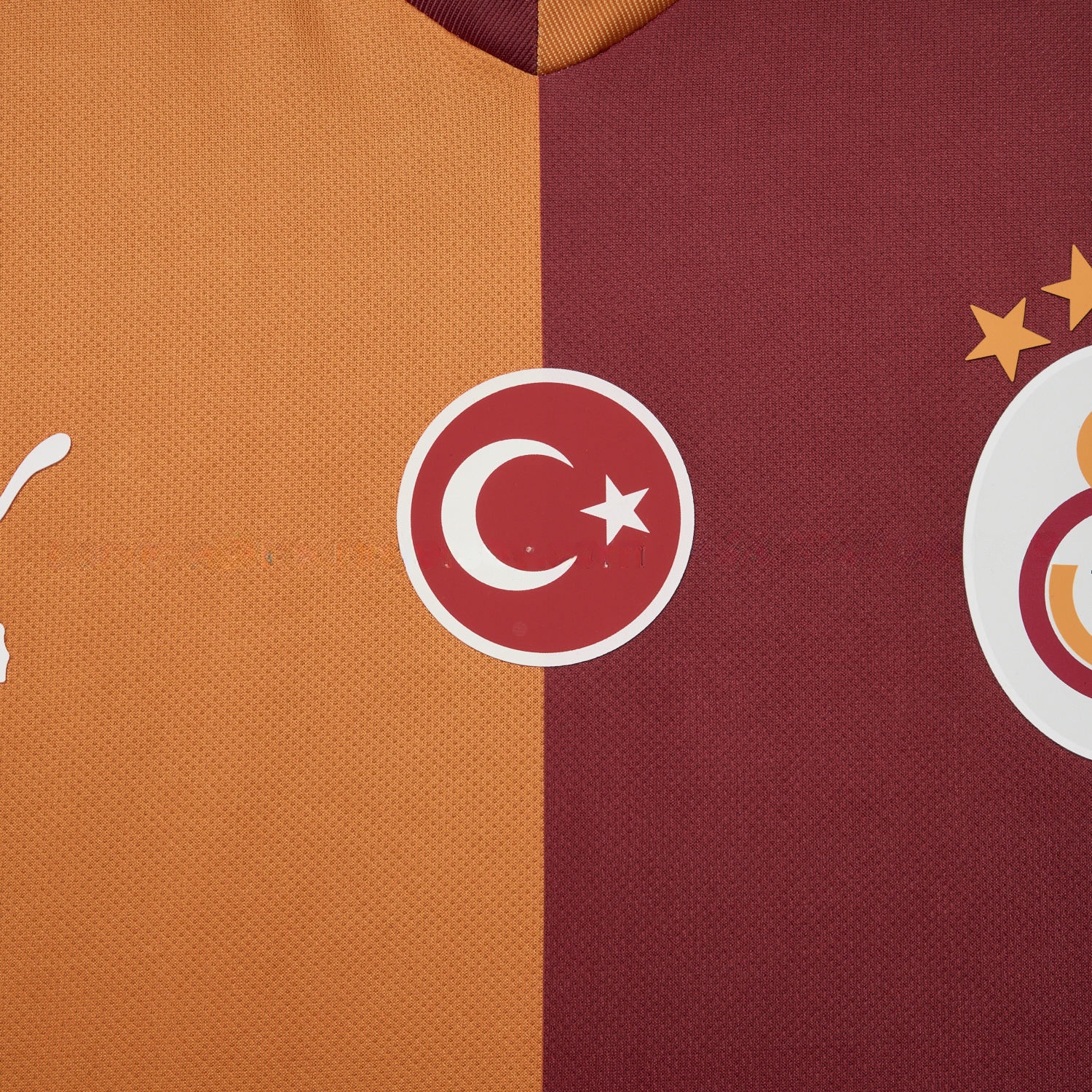 Galatasaray 25-26 Home Jersey with Five Stars - Fans Version - UnitedFutballJersey