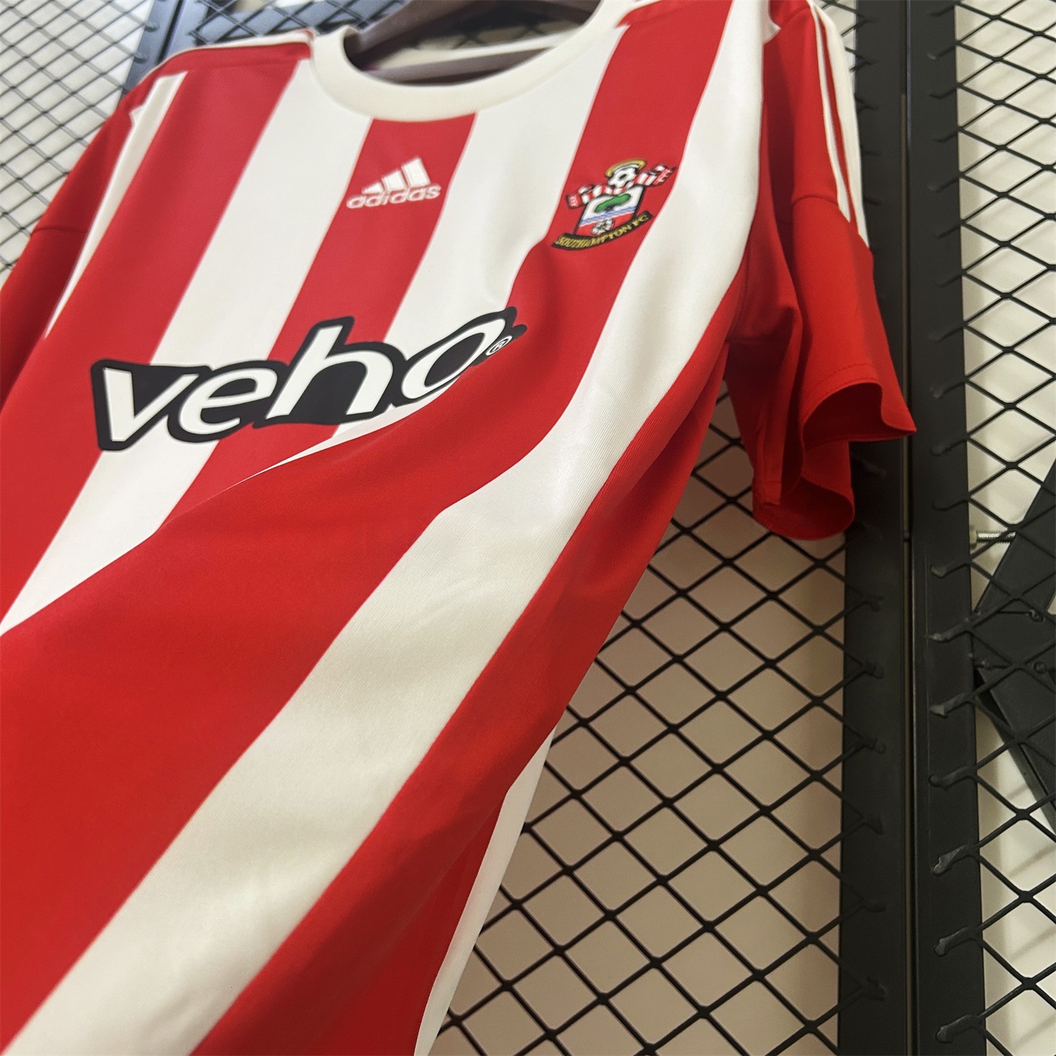 Retro Southampton 2015-16 Home Jersey - UnitedFutballJersey