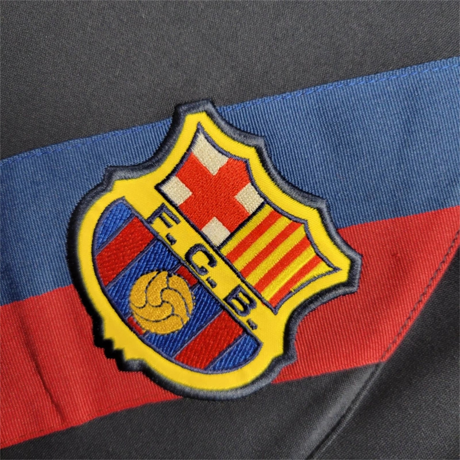 Retro Barcelona 02-03 Away Jersey - UnitedFutballJersey
