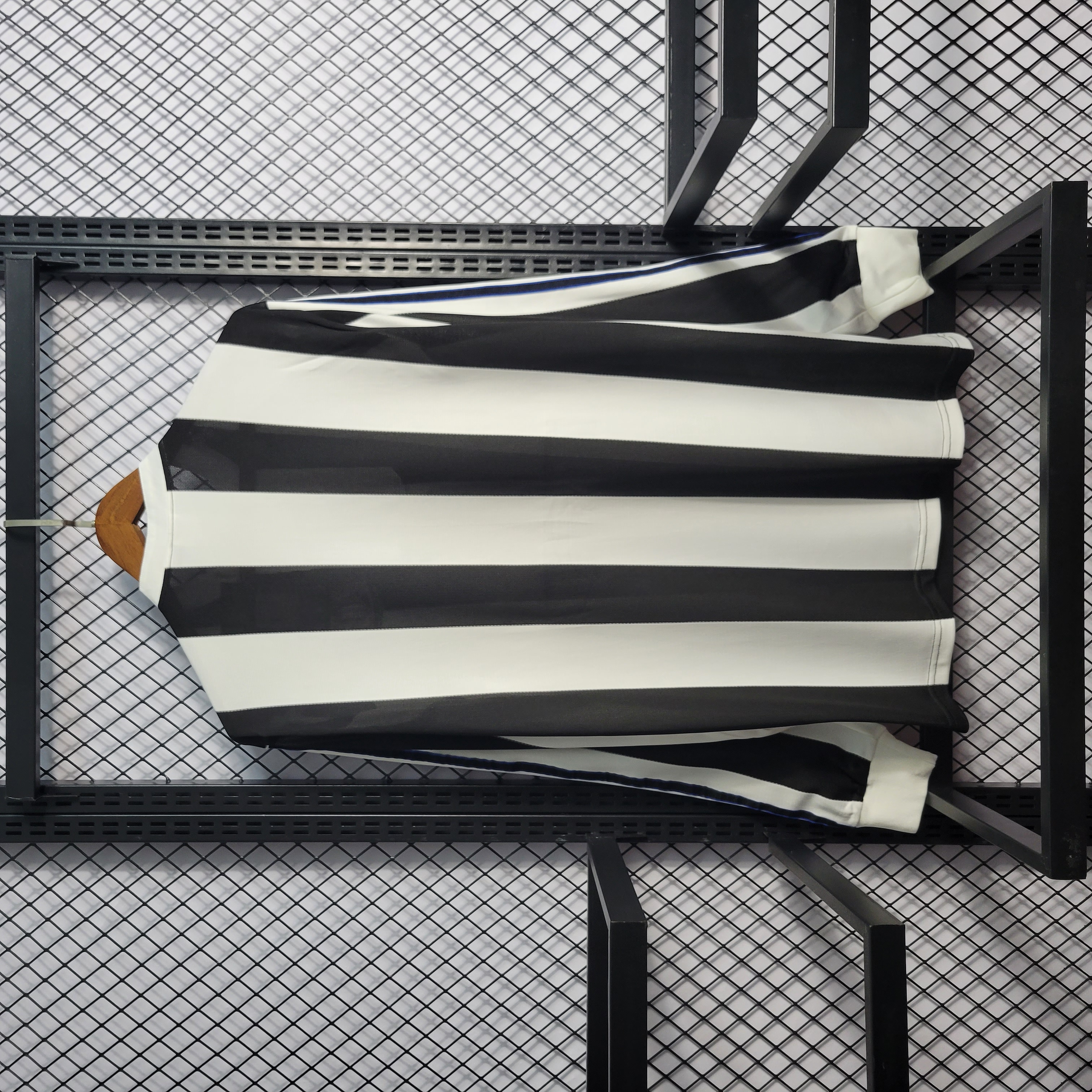 Retro Newcastle United 1995-97 Home Long Sleeve Jersey - UnitedFutballJersey