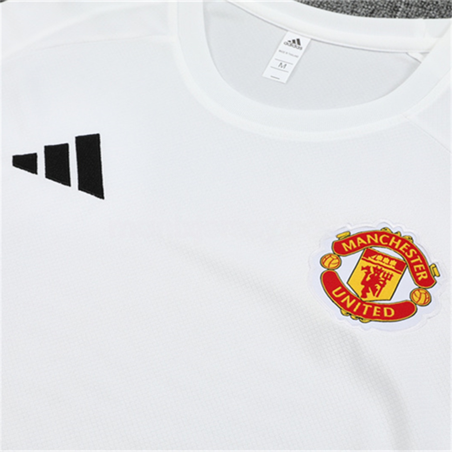 Manchester United 25-26 Short-Sleeve Training Set - White Top & Black Shorts - UnitedFutballJersey