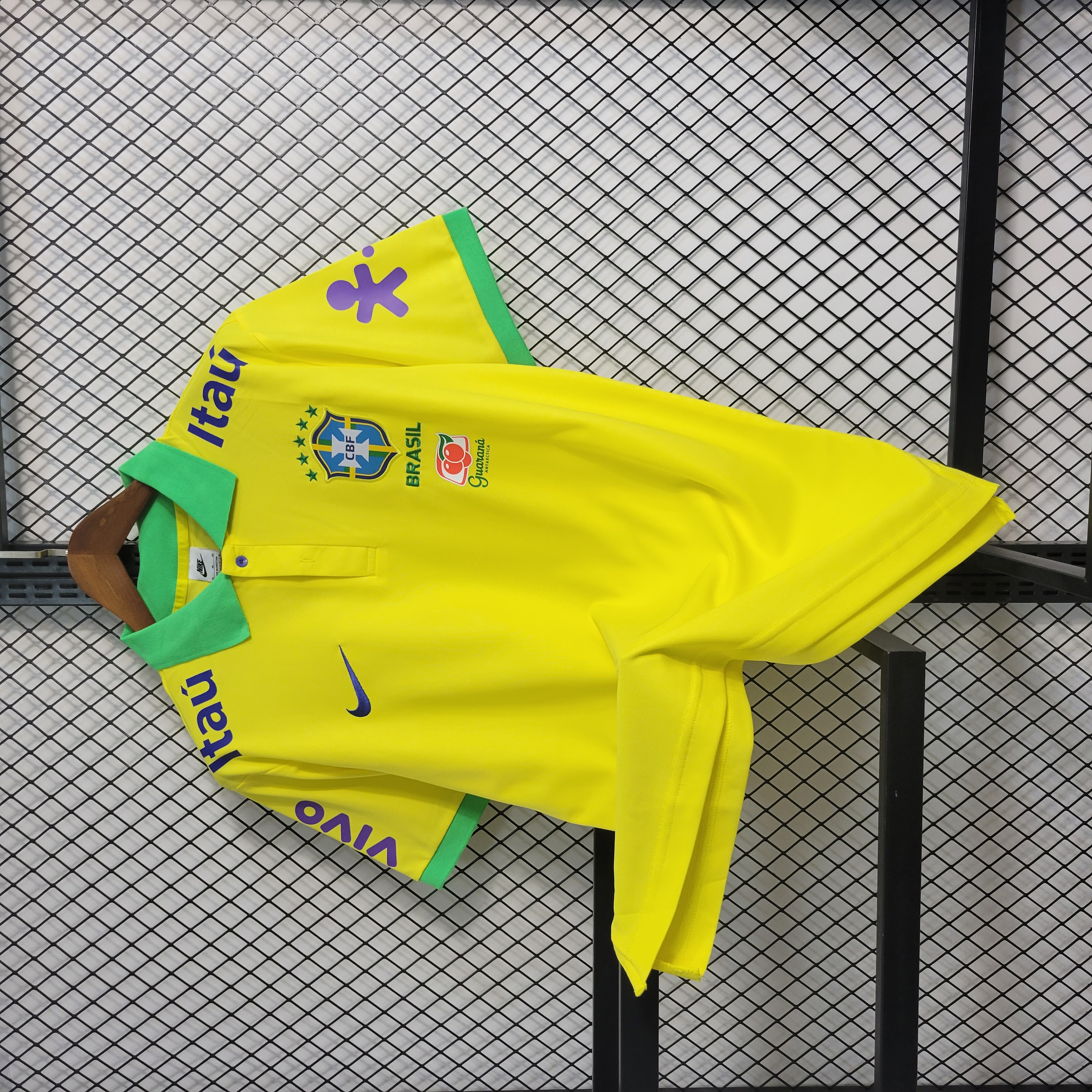 Retro Brazil 2022 Yellow Training Jersey - UnitedFutballJersey