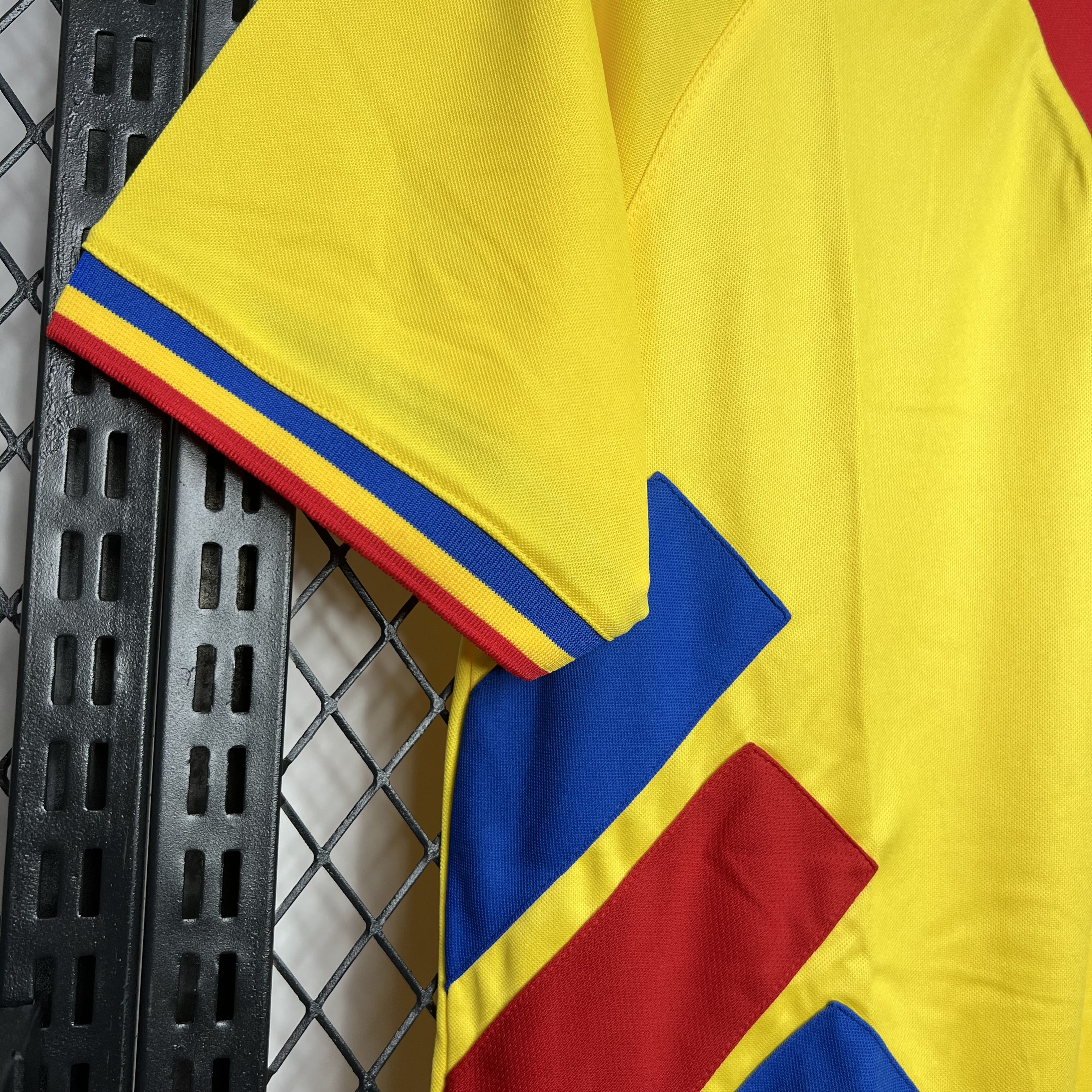 Retro Romania 1994 Home Stadium Jersey - UnitedFutballJersey