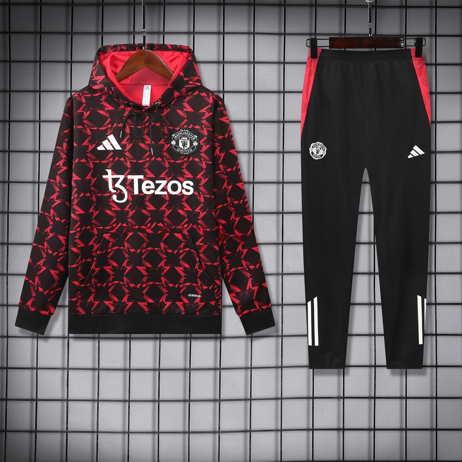 Manchester United 24-25 Pre-Match Home Traning Hoodie Set - Red Top and Black Pants - UnitedFutballJersey