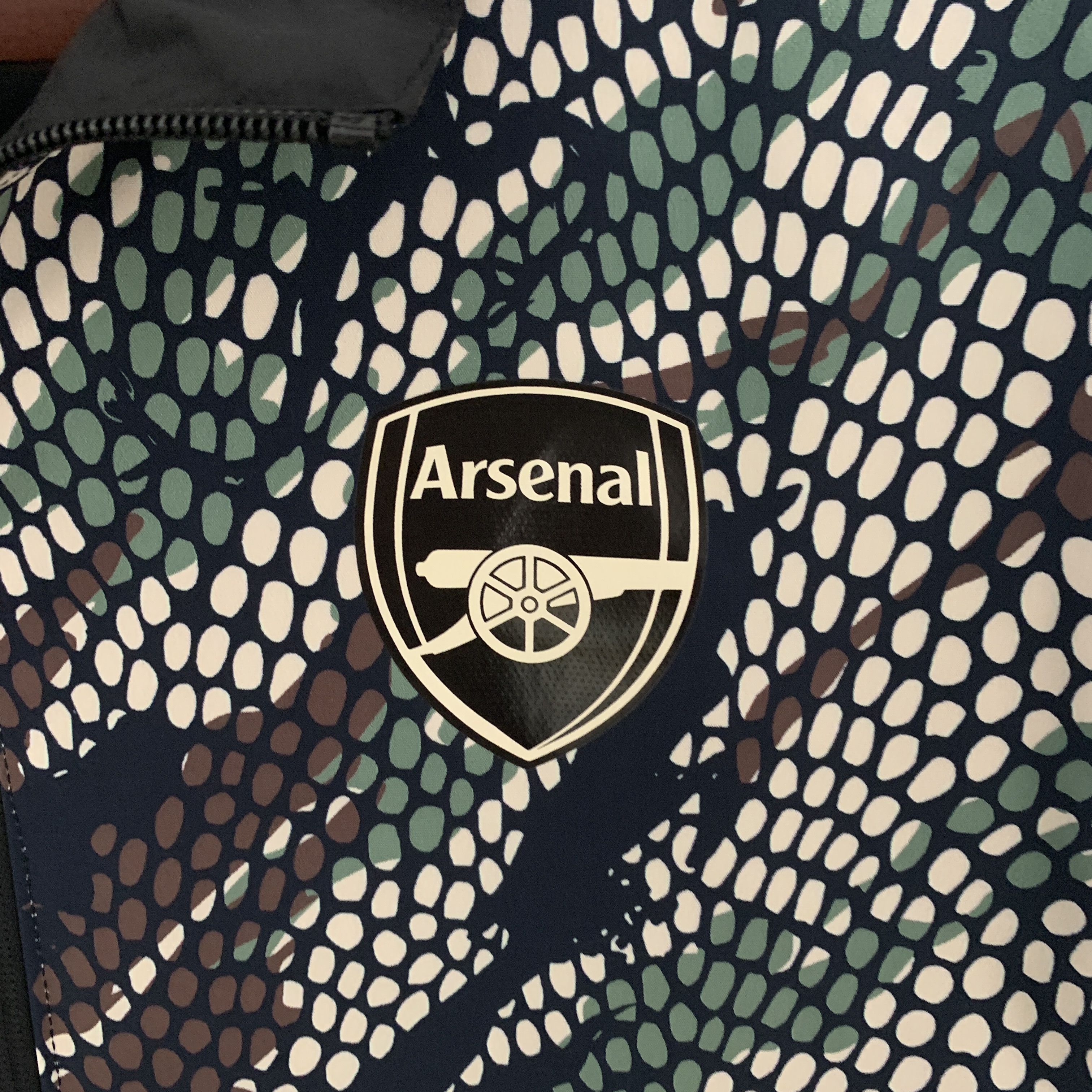 Arsenal x M.A.H.A R.I.S.H.I Limited Edition 23-24 Player Reversible Windbreaker - UnitedFutballJersey