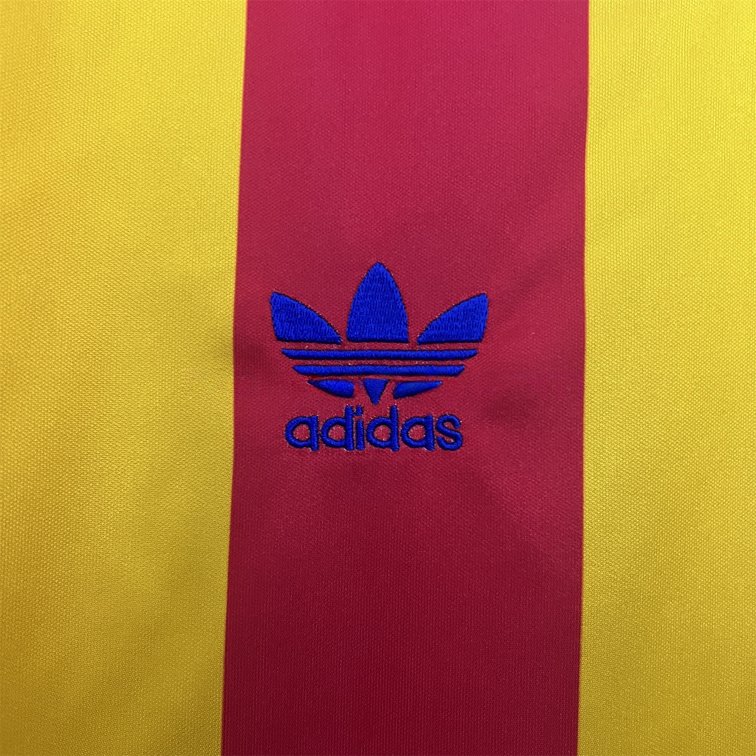 Retro Valencia 1980-82 Away Jersey - UnitedFutballJersey