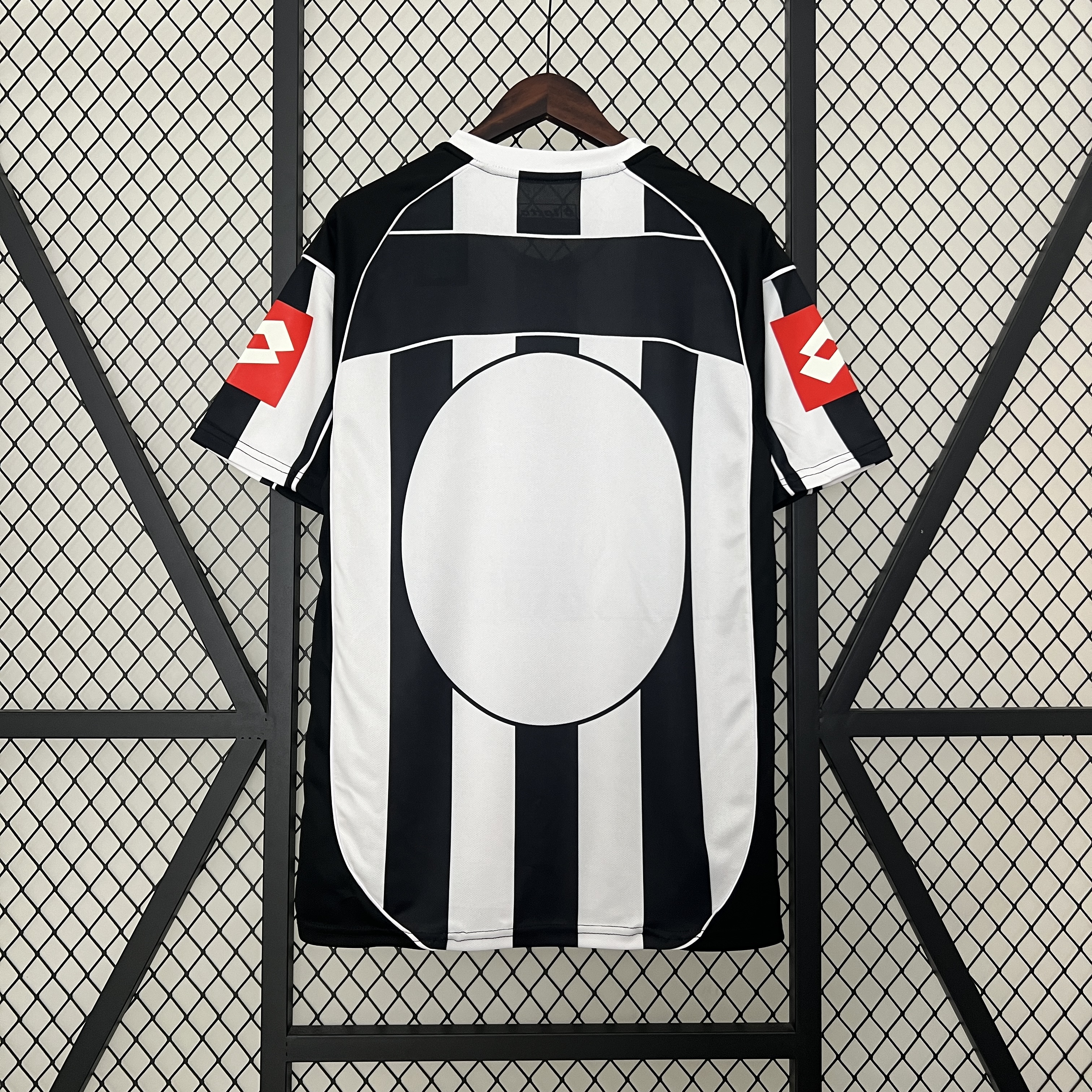 Retro Juventus 2002-03 European Home Jersey - UnitedFutballJersey