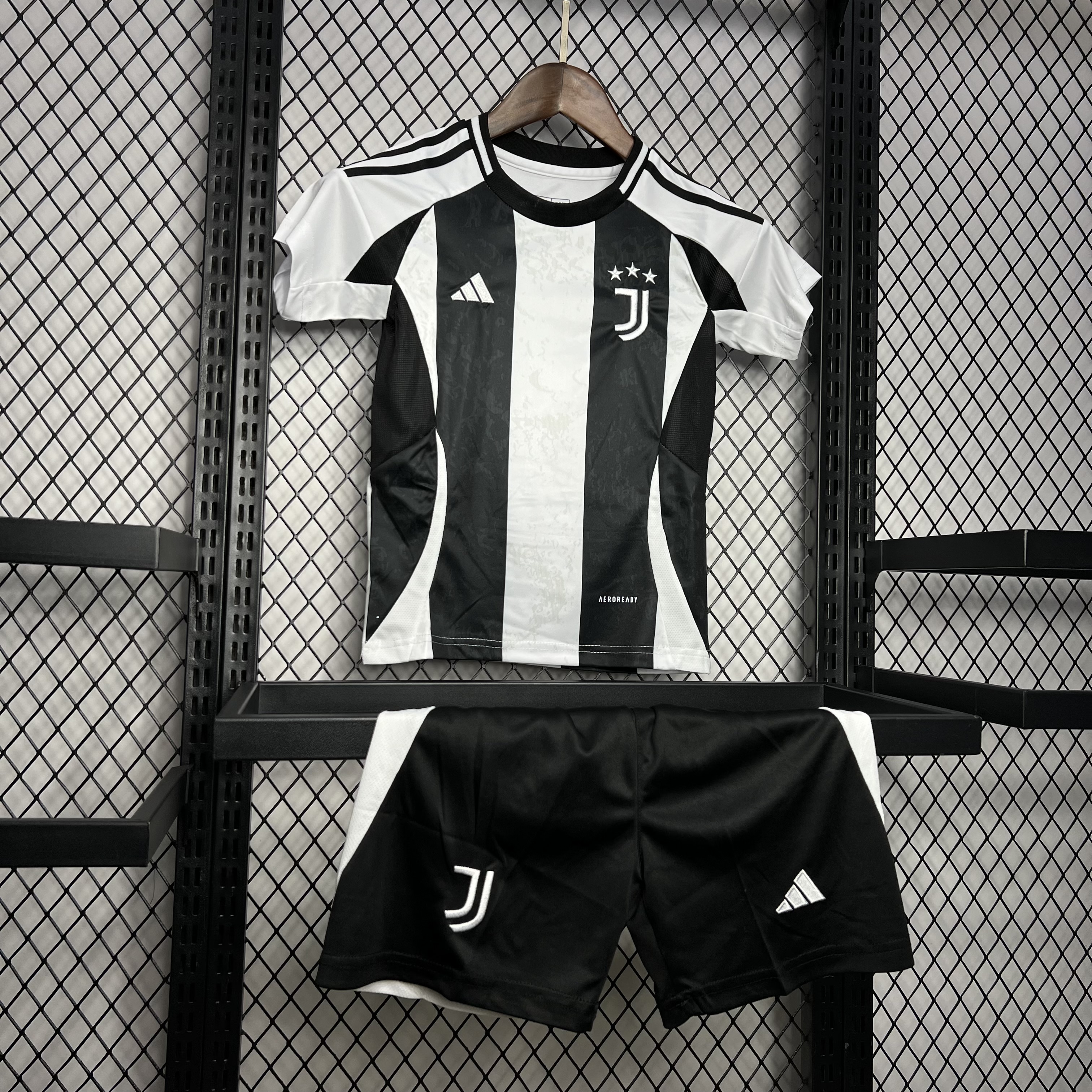 Juventus 24-25 Home Stadium Kids Kit - UnitedFutballJersey