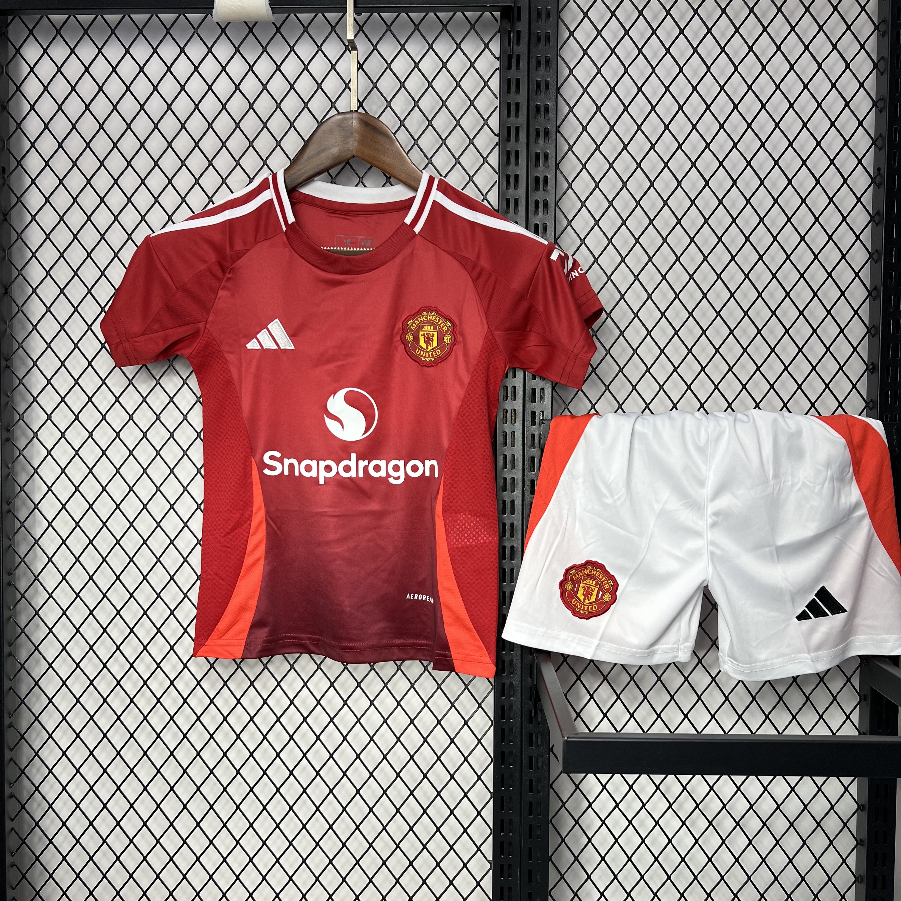 Manchester United 24-25 Home Stadium Kids Kit - UnitedFutballJersey