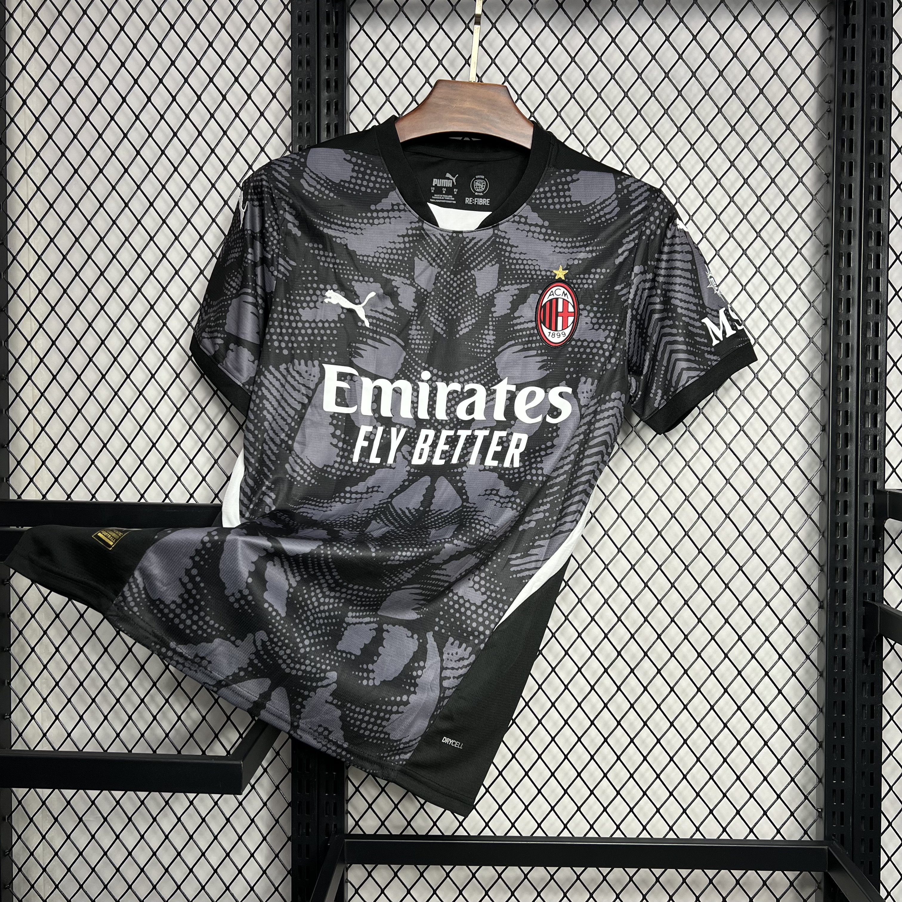 AC Milan 24-25 Black Goalkeeper Jersey - Fans Version - UnitedFutballJersey