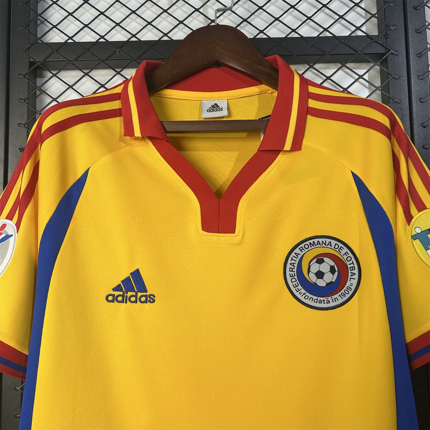 Retro Romania 2000 Home Jersey - UnitedFutballJersey