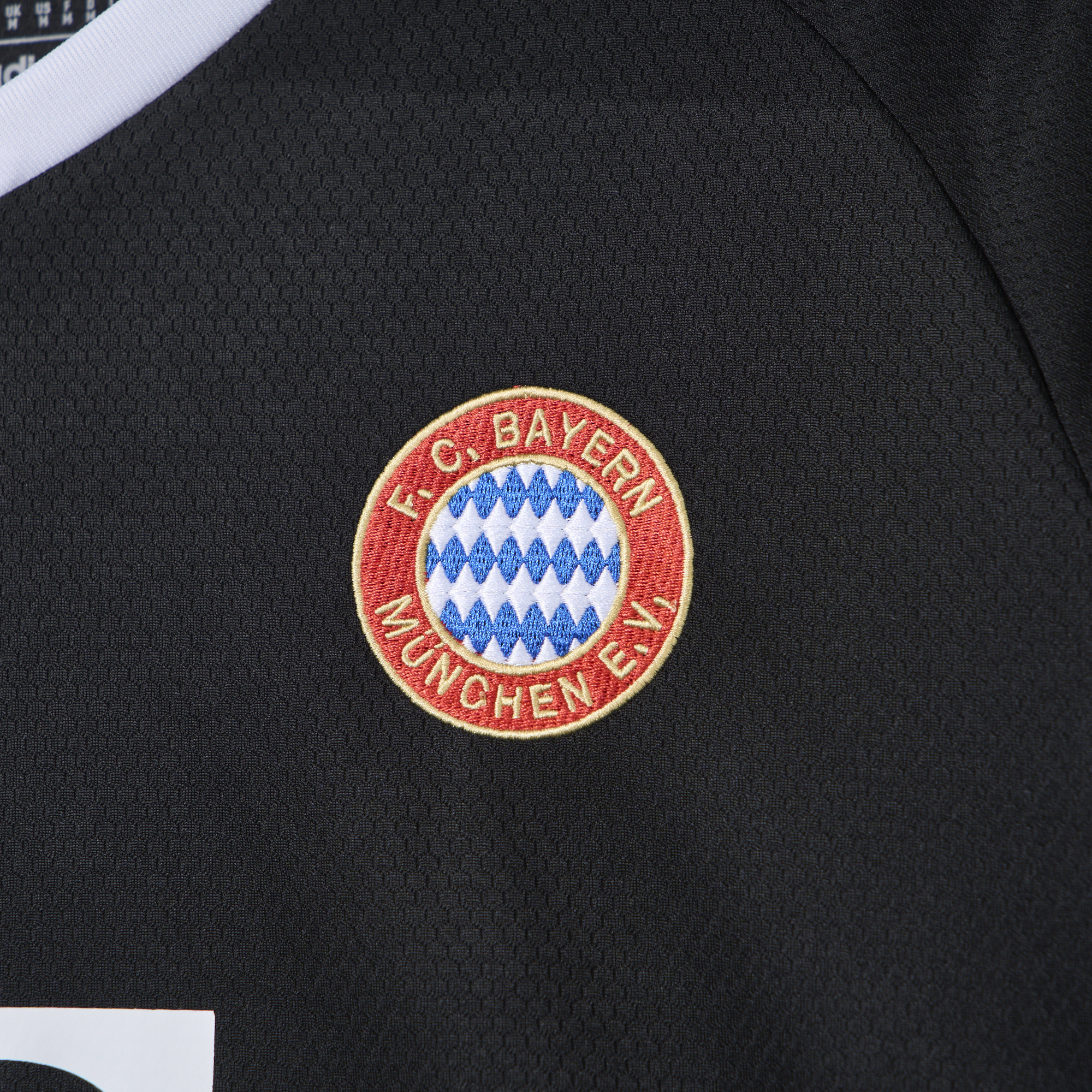 Bayern Munich 24-25 Third Goalkeeper Black Jersey - Fans Version - UnitedFutballJersey