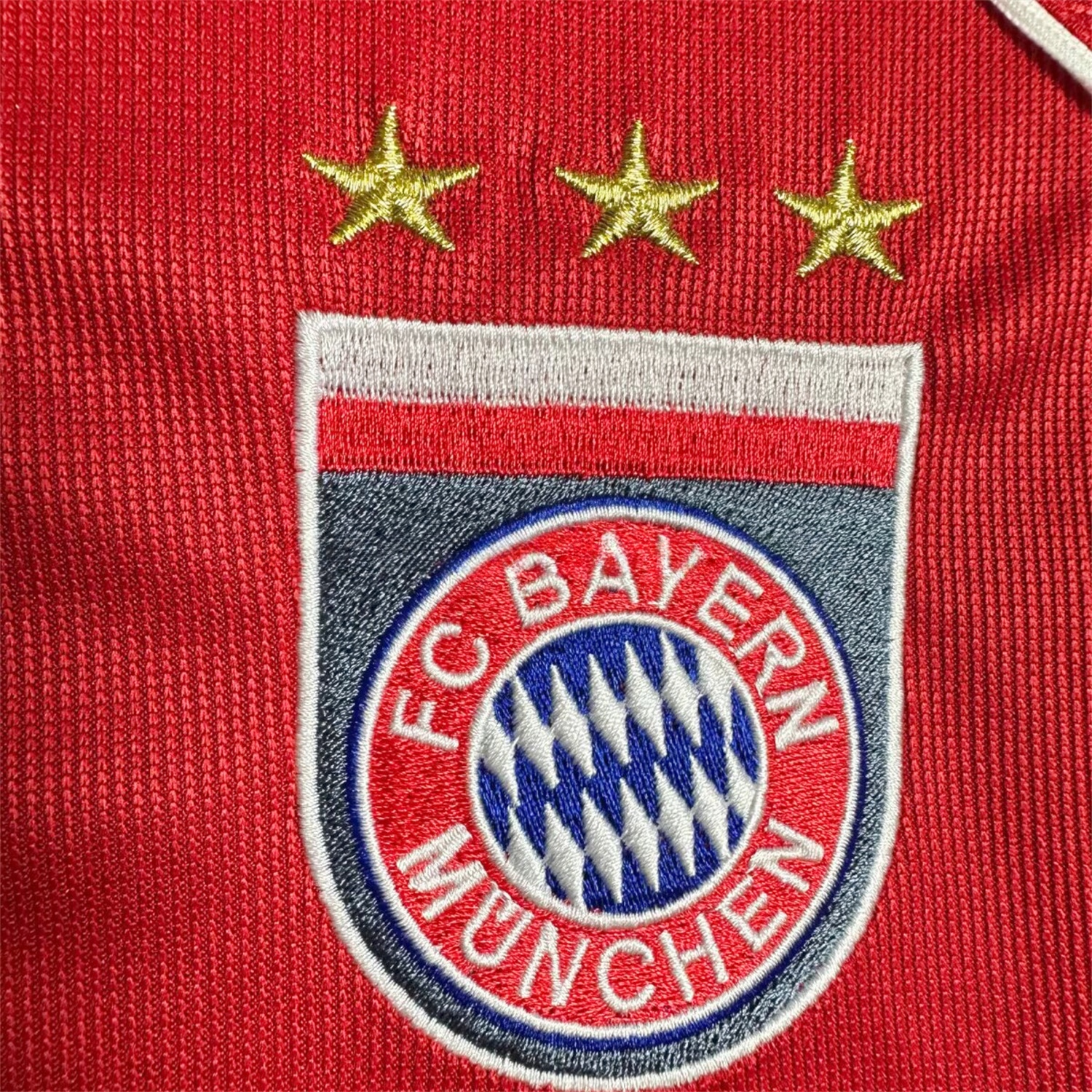 Retro Bayern Munich 2005-06 Home Jersey - UnitedFutballJersey