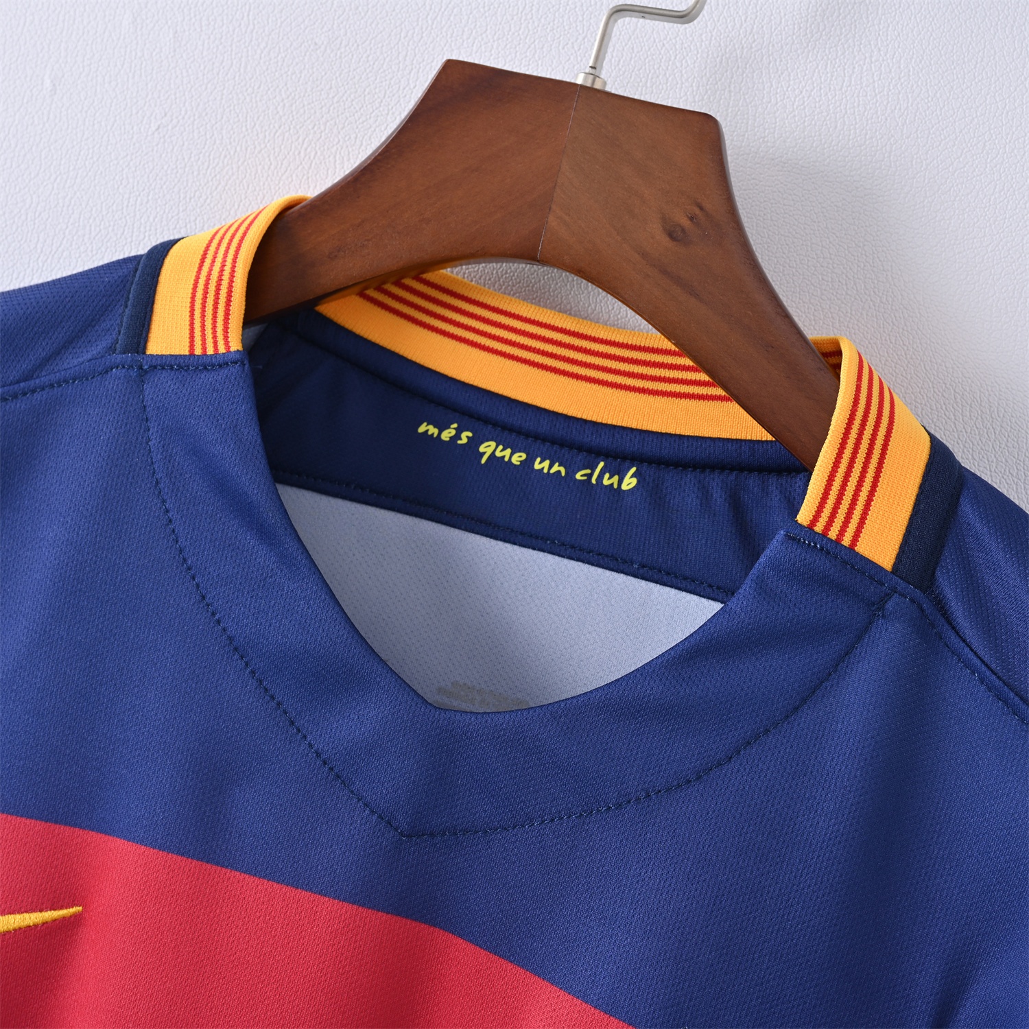 Retro Barcelona 15-16 Home Long Sleeves Jersey - UnitedFutballJersey