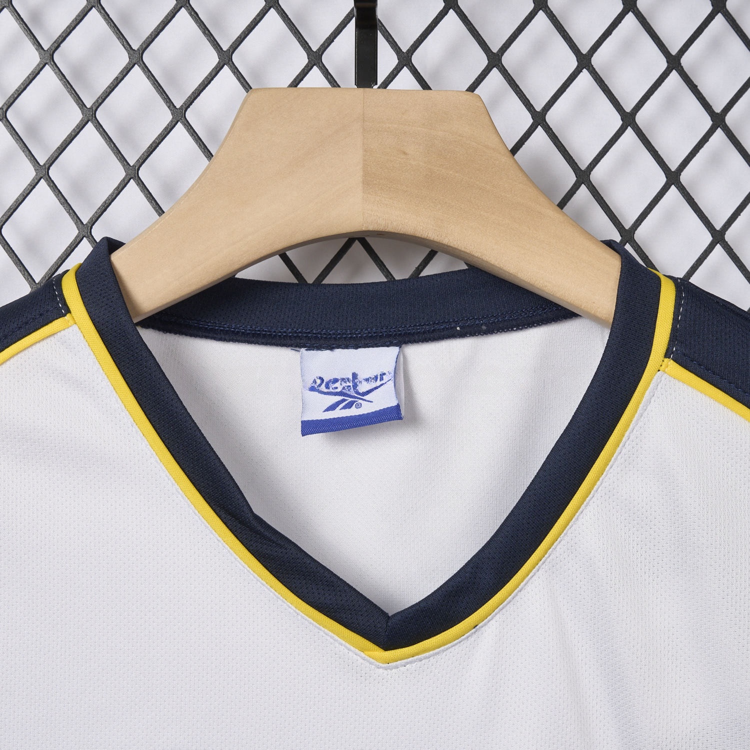 Retro Liver.pool 2000-01 Away Jersey - UnitedFutballJersey
