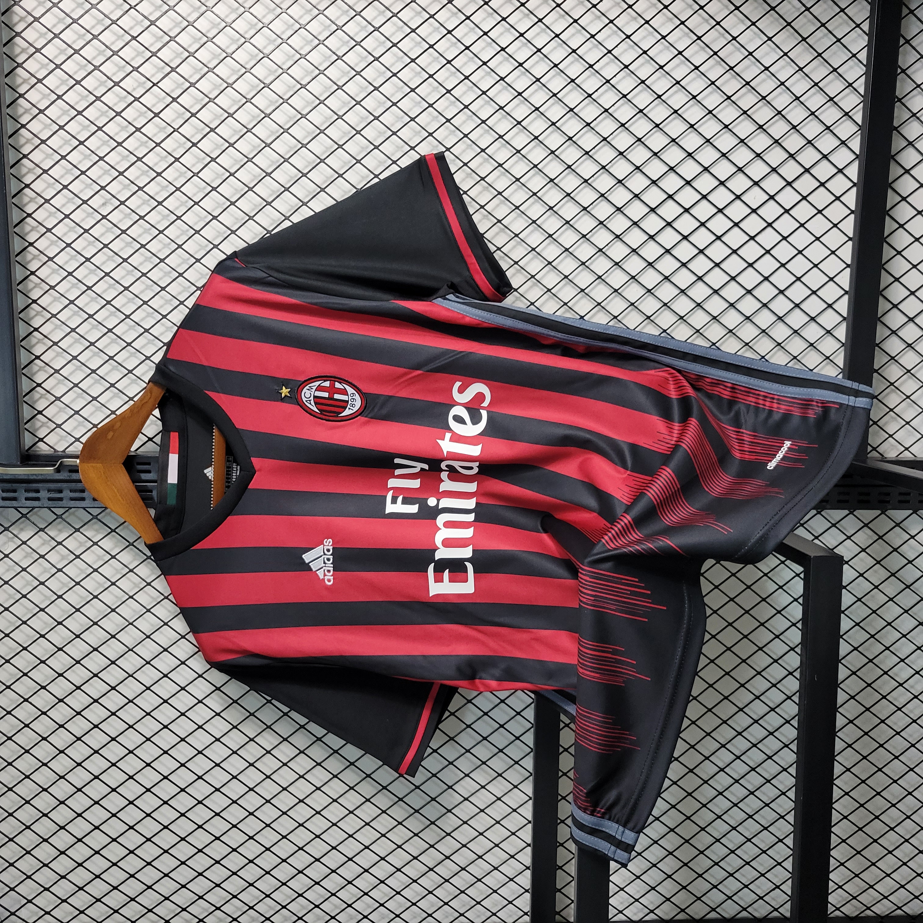 Retro AC Milan 2016-17 Home Stadium Jersey - UnitedFutballJersey