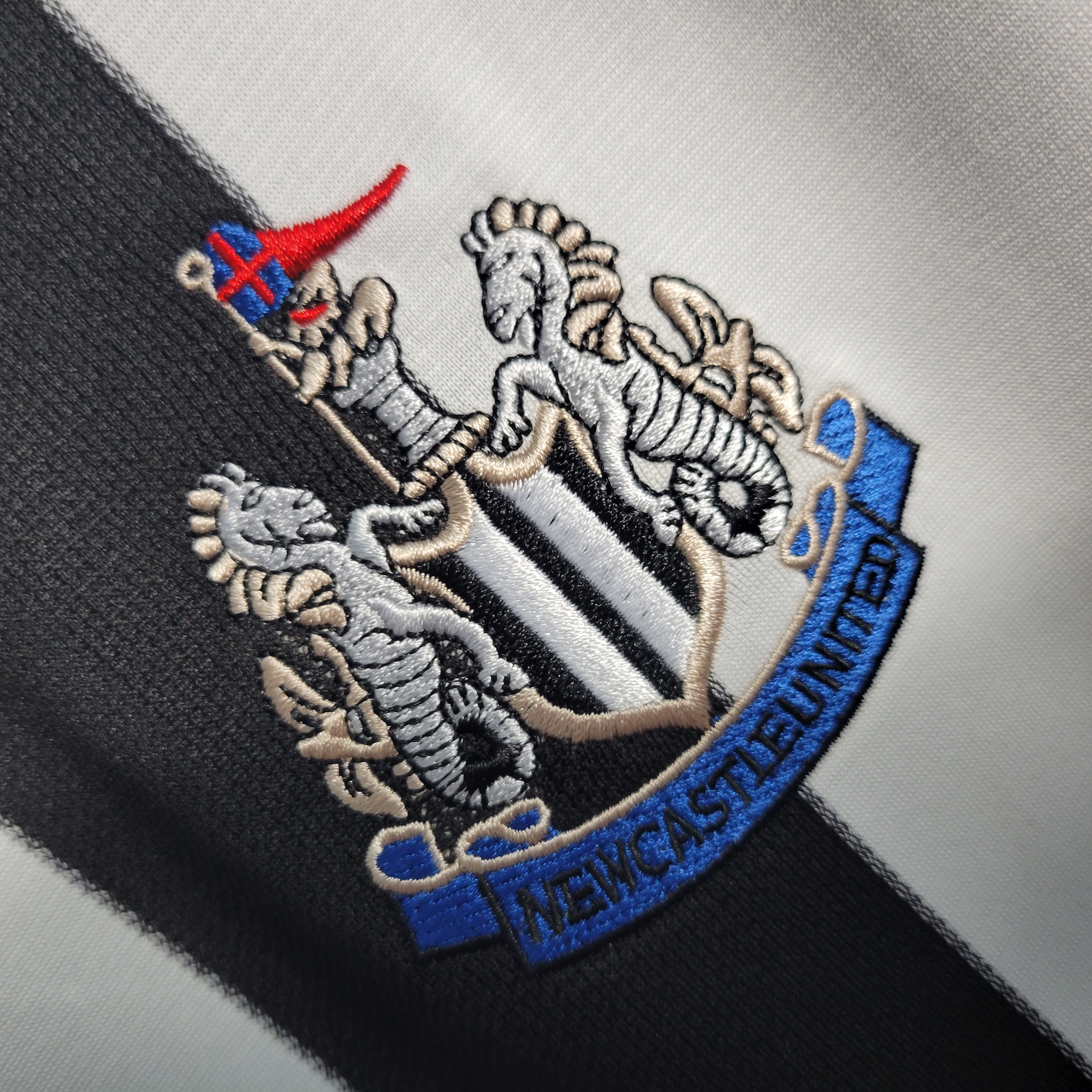 Retro Newcastle United 1997-99 Home Stadium Jersey - UnitedFutballJersey