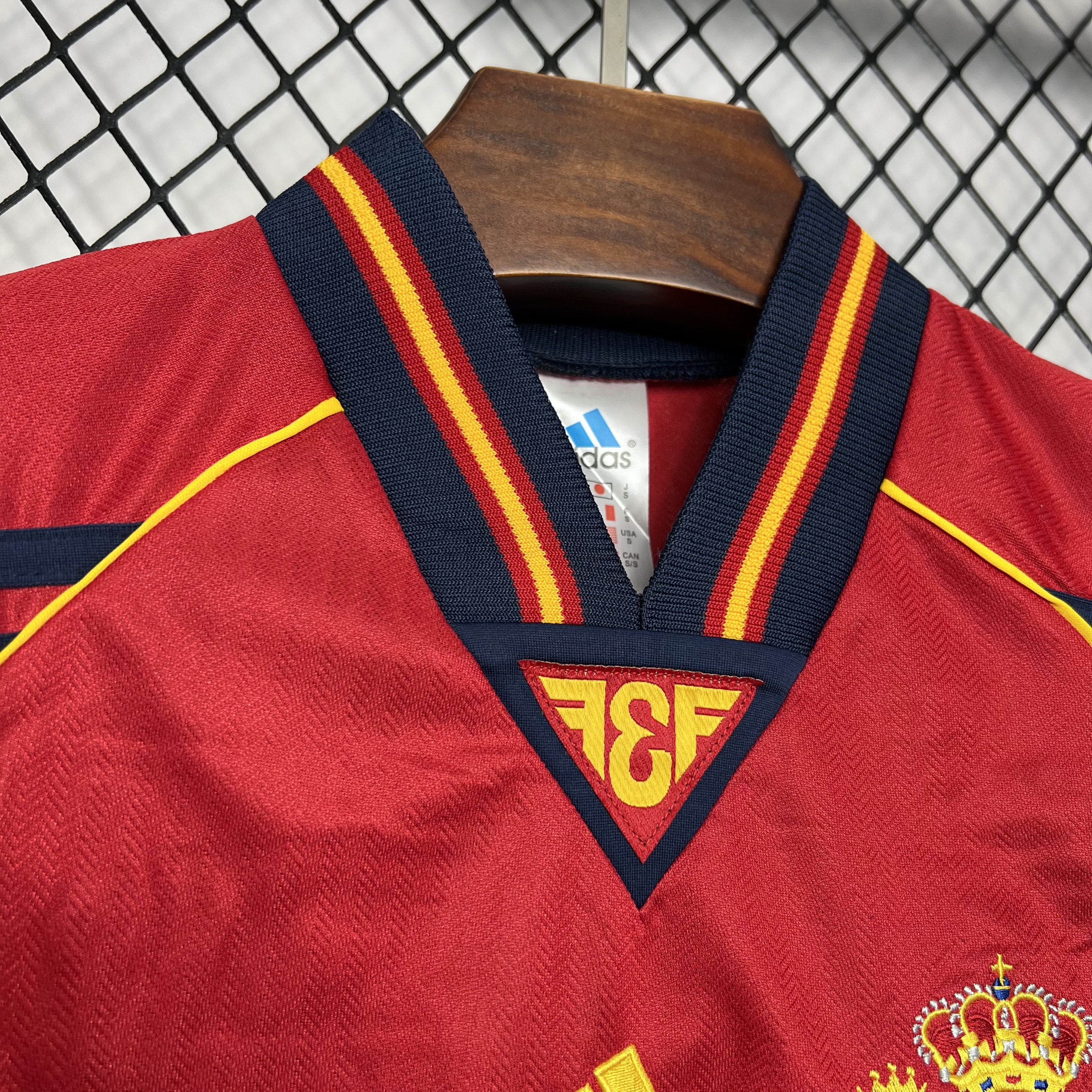 Retro Spain 1998 Home Stadium Jersey - UnitedFutballJersey