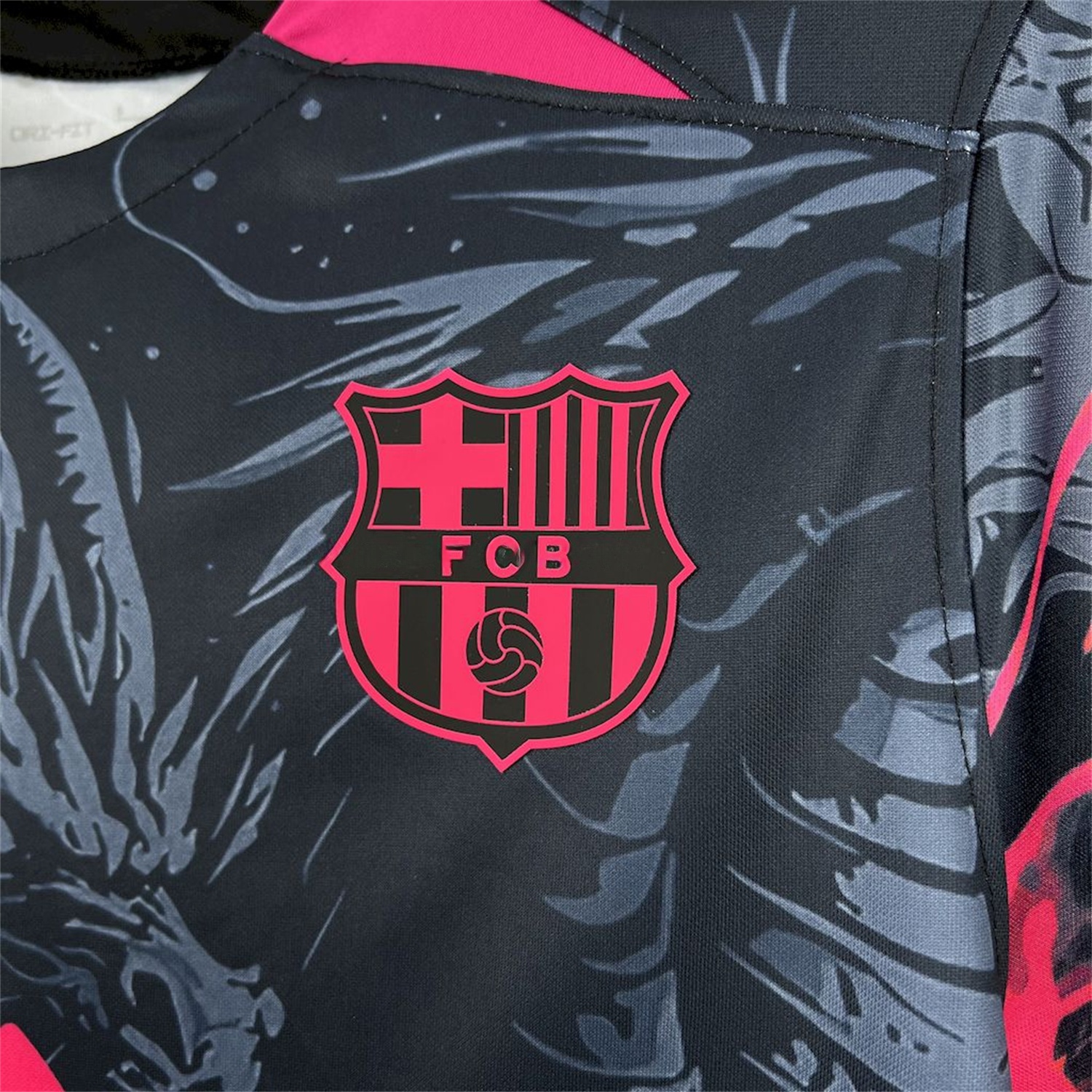 B.A.R.S.A 25-26 Pink & Black Dragon Black Special Jersey - Fans Version - UnitedFutballJersey