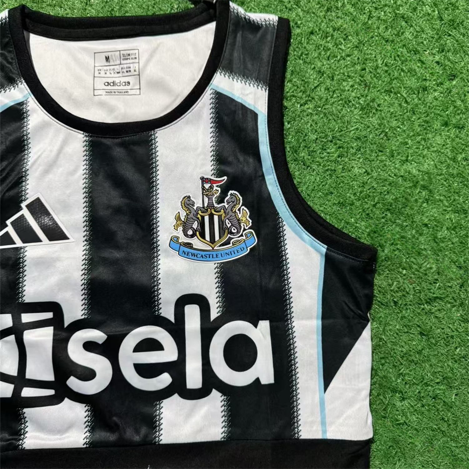 Women's Newcastle United 25-26 Home Yoga Vest - UnitedFutballJersey