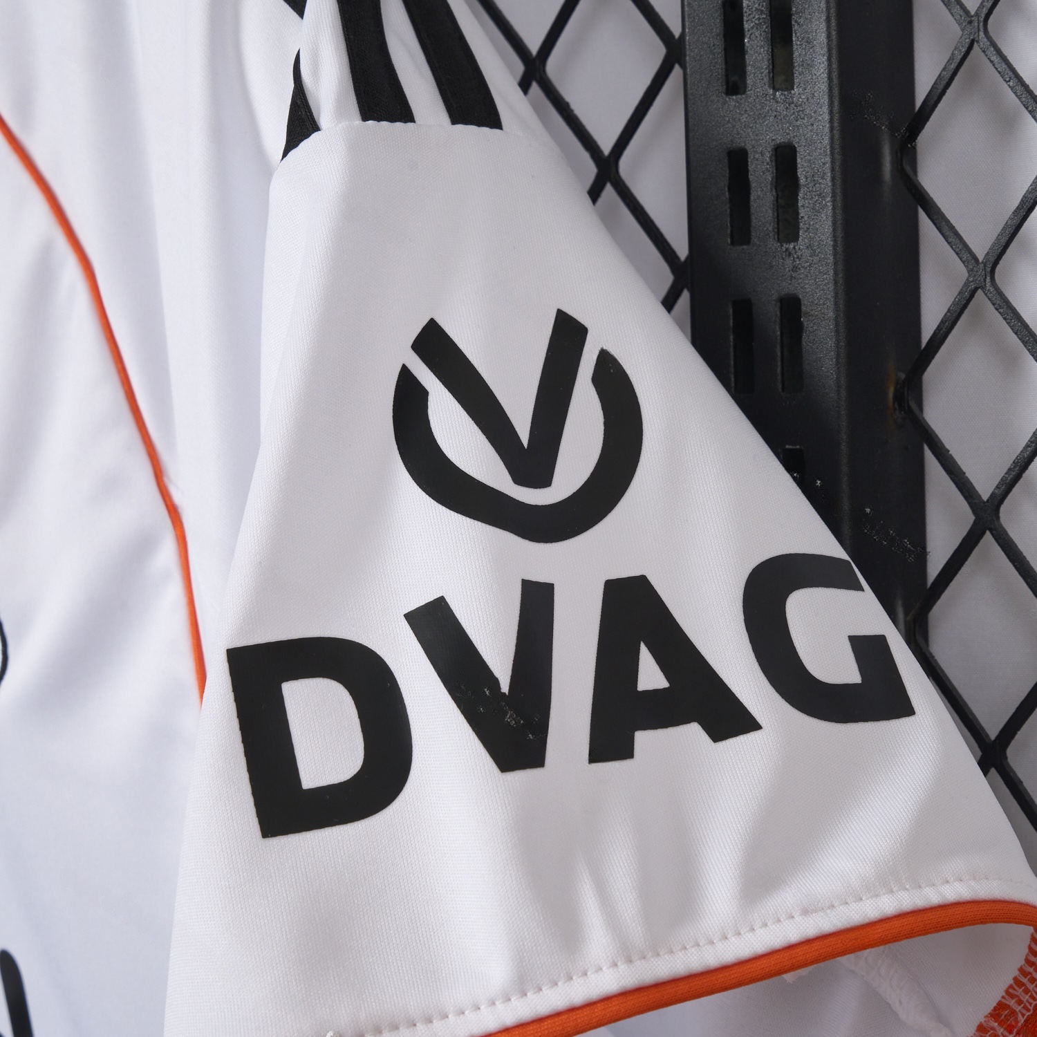 Frankfurt 25-26 Away Jersey - Fans Version - UnitedFutballJersey