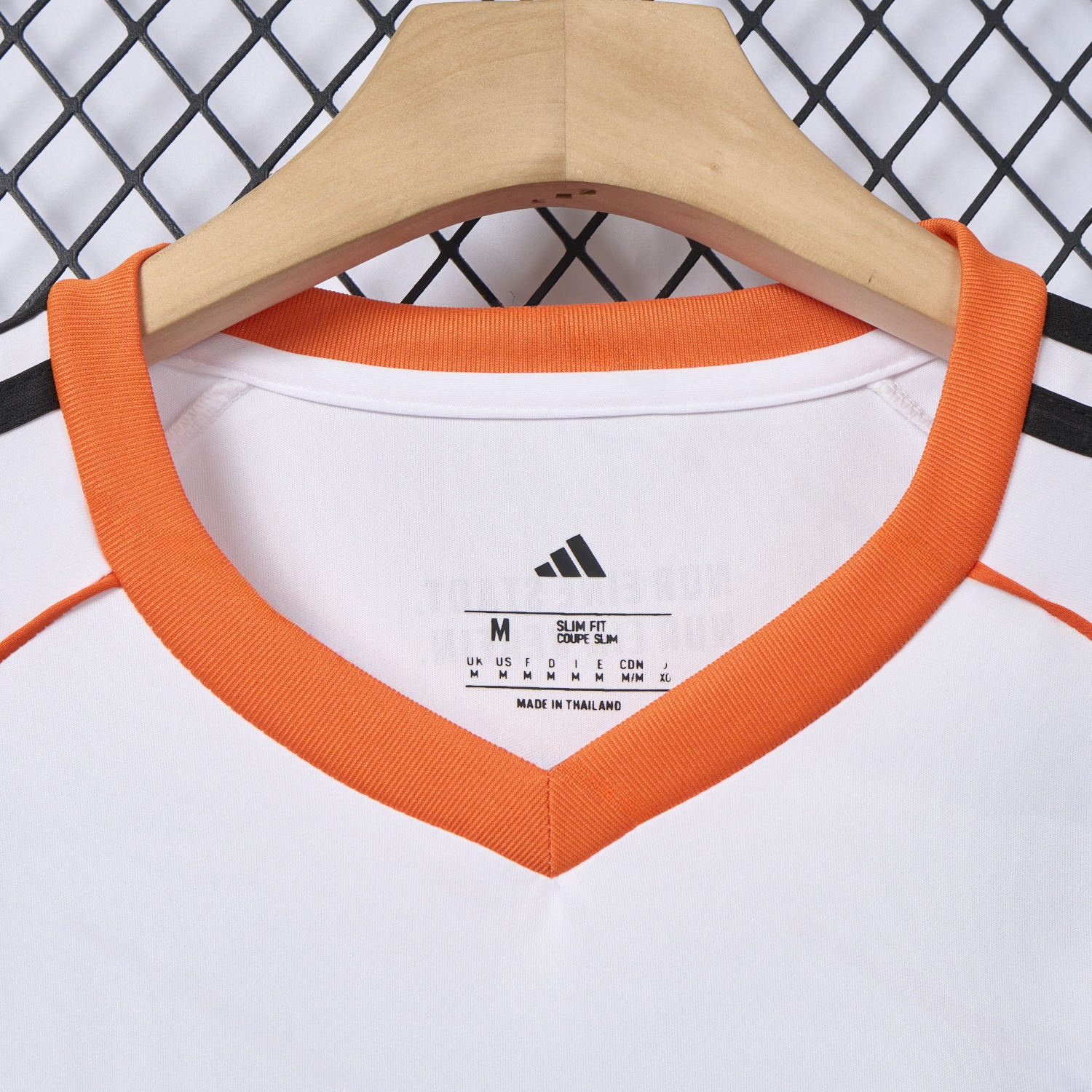 Frankfurt 25-26 Away Jersey - Fans Version - UnitedFutballJersey