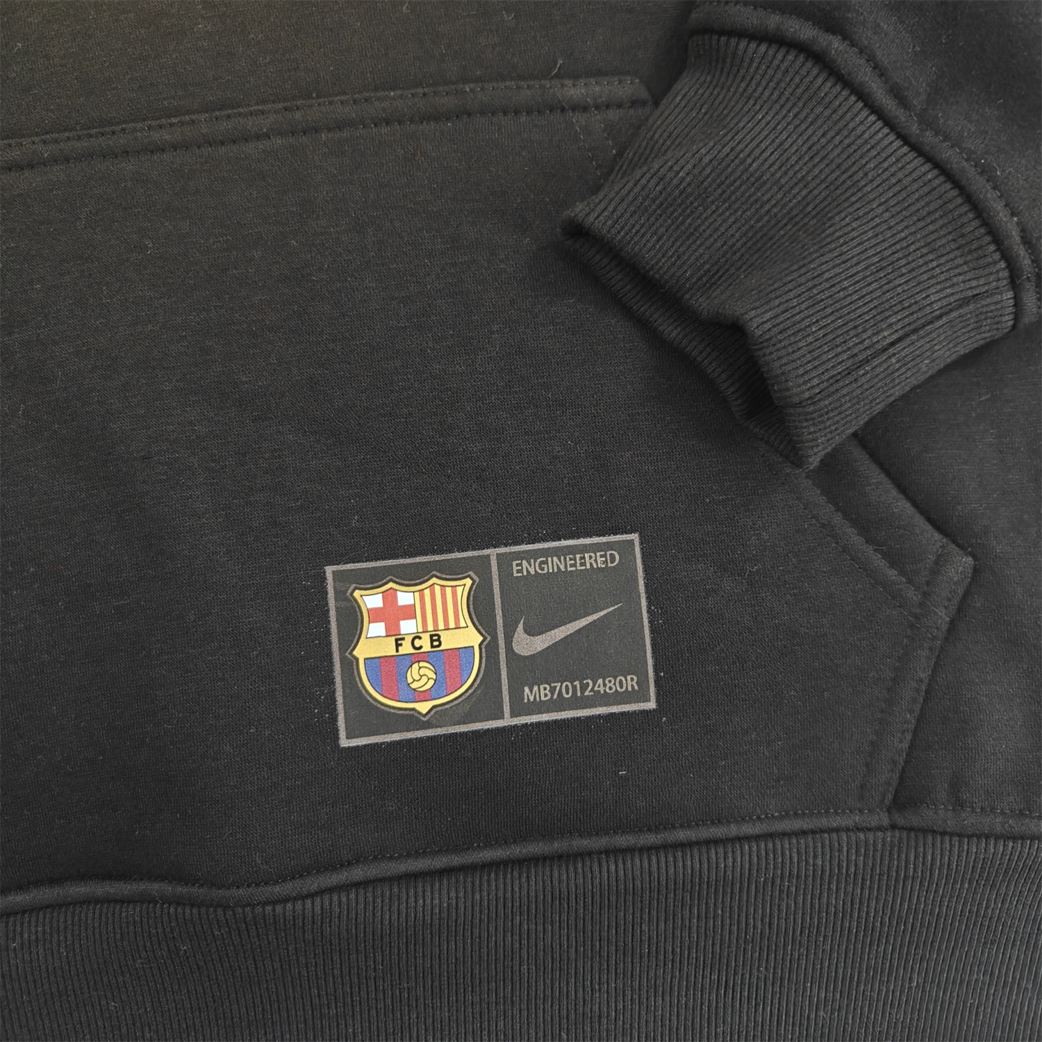 Barcelona 25-26 Big Logo Unisex Pullover Hoodie - UnitedFutballJersey