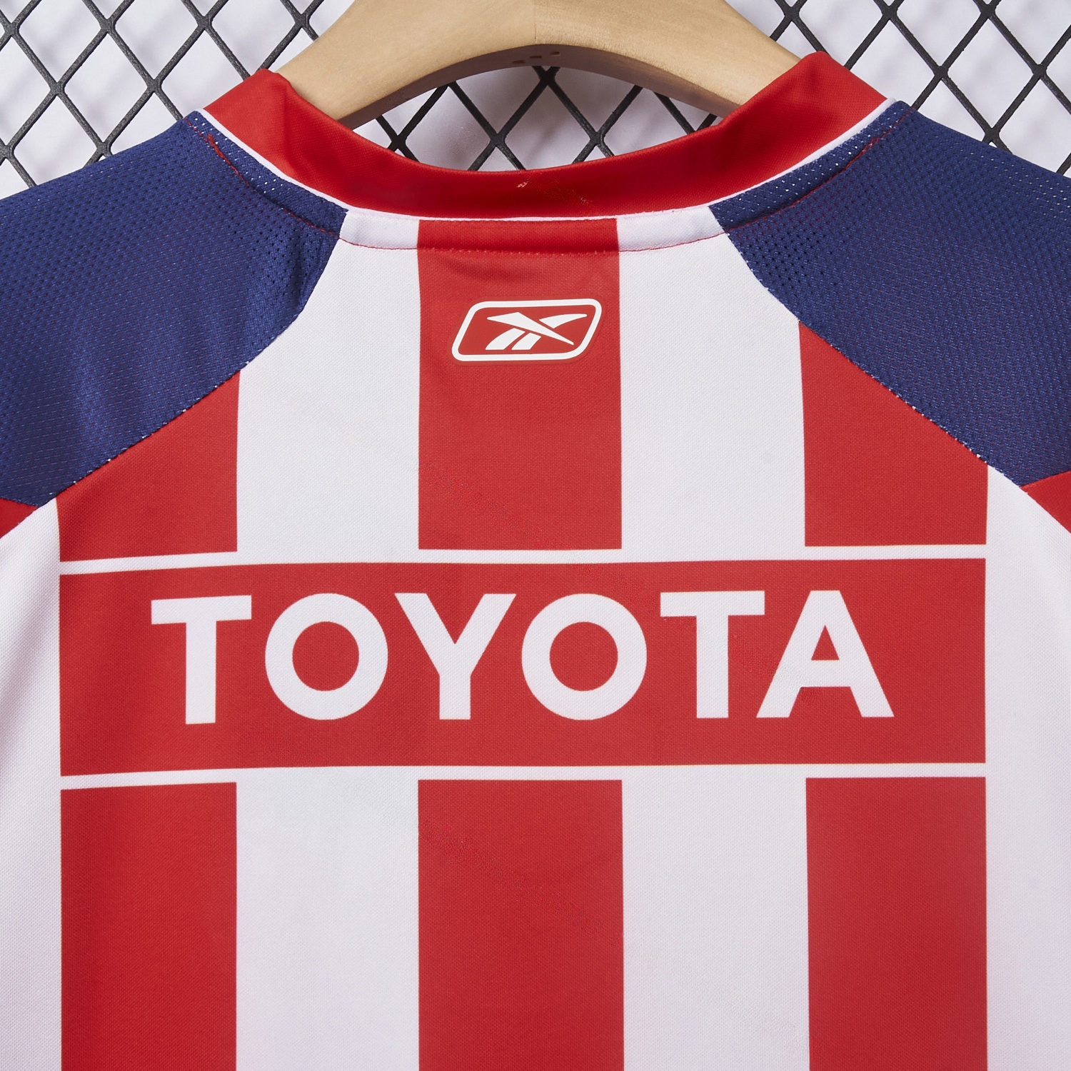 Retro Chivas de Guadalajara 2006-07 Centennial Edition Jersey - UnitedFutballJersey