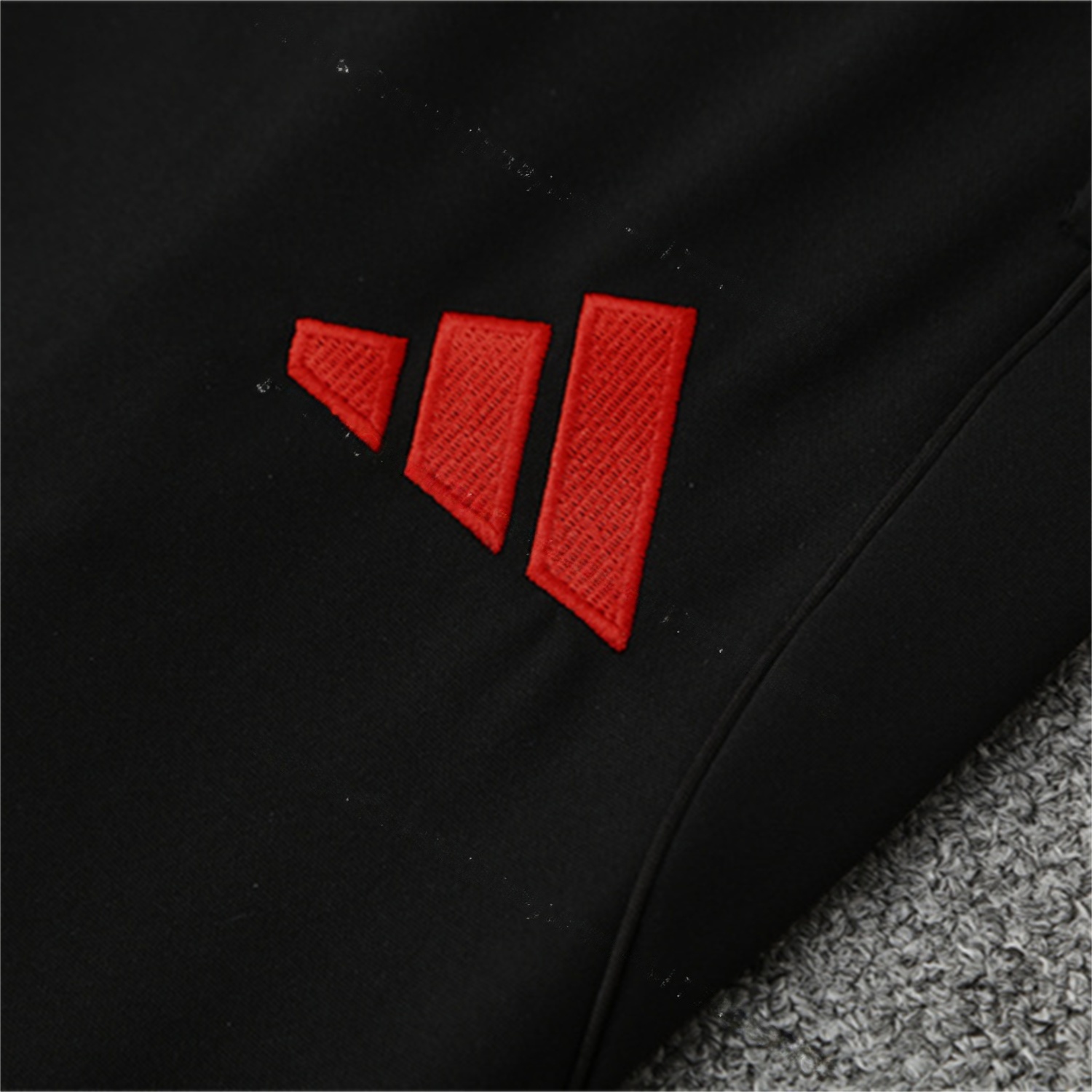 Liver.pool 25-26 Long Sleeve Training Set - Black Top & Black Pants - UnitedFutballJersey