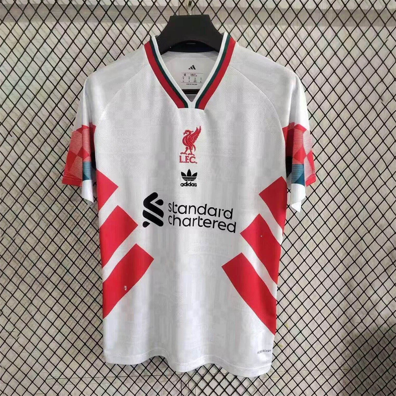 Liver.pool 25-26 Retro Style Red Stripes White Jersey - Fans Version - UnitedFutballJersey
