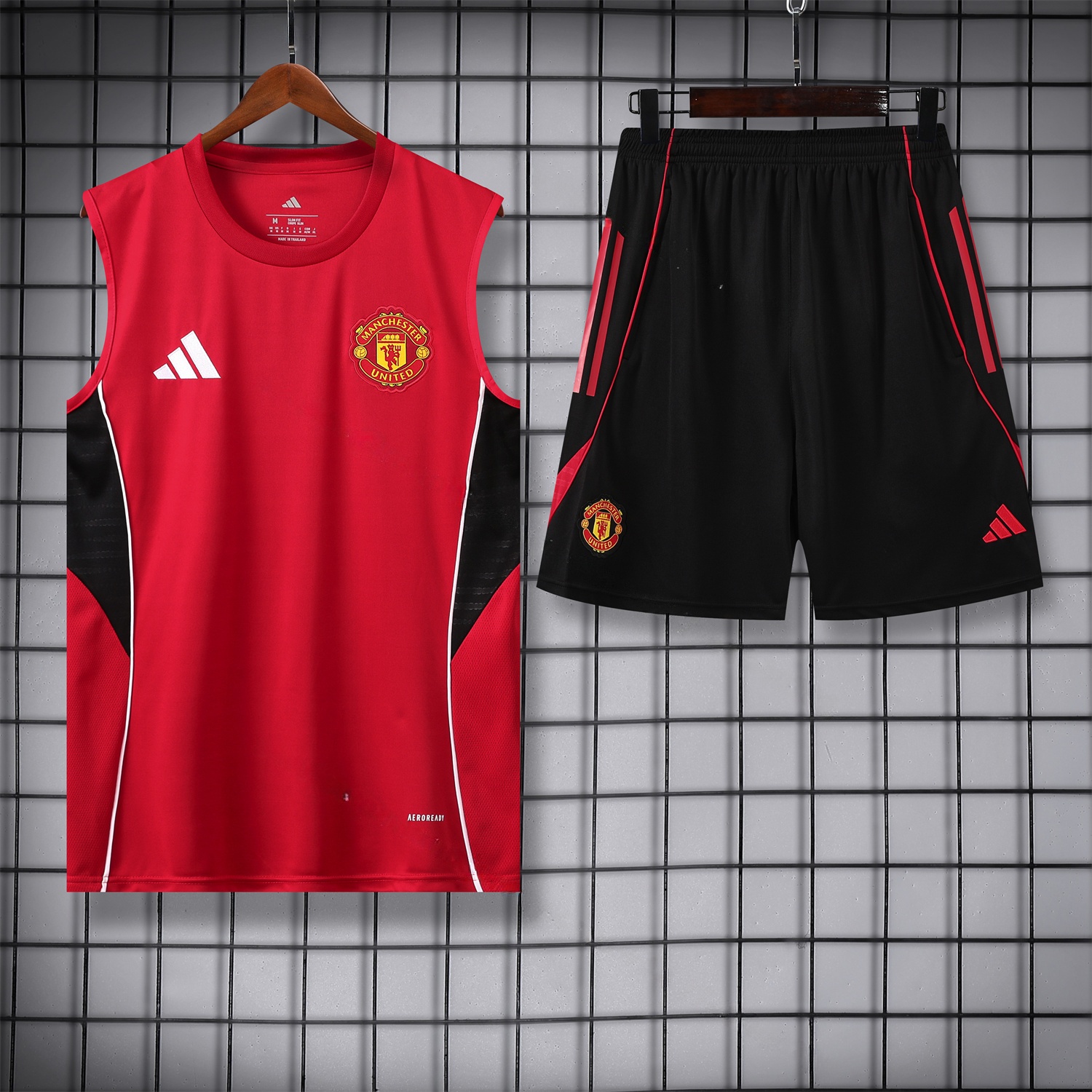 Manchester United 25-26 Vest Training Set - Pure Red Vest & Black Shorts - UnitedFutballJersey