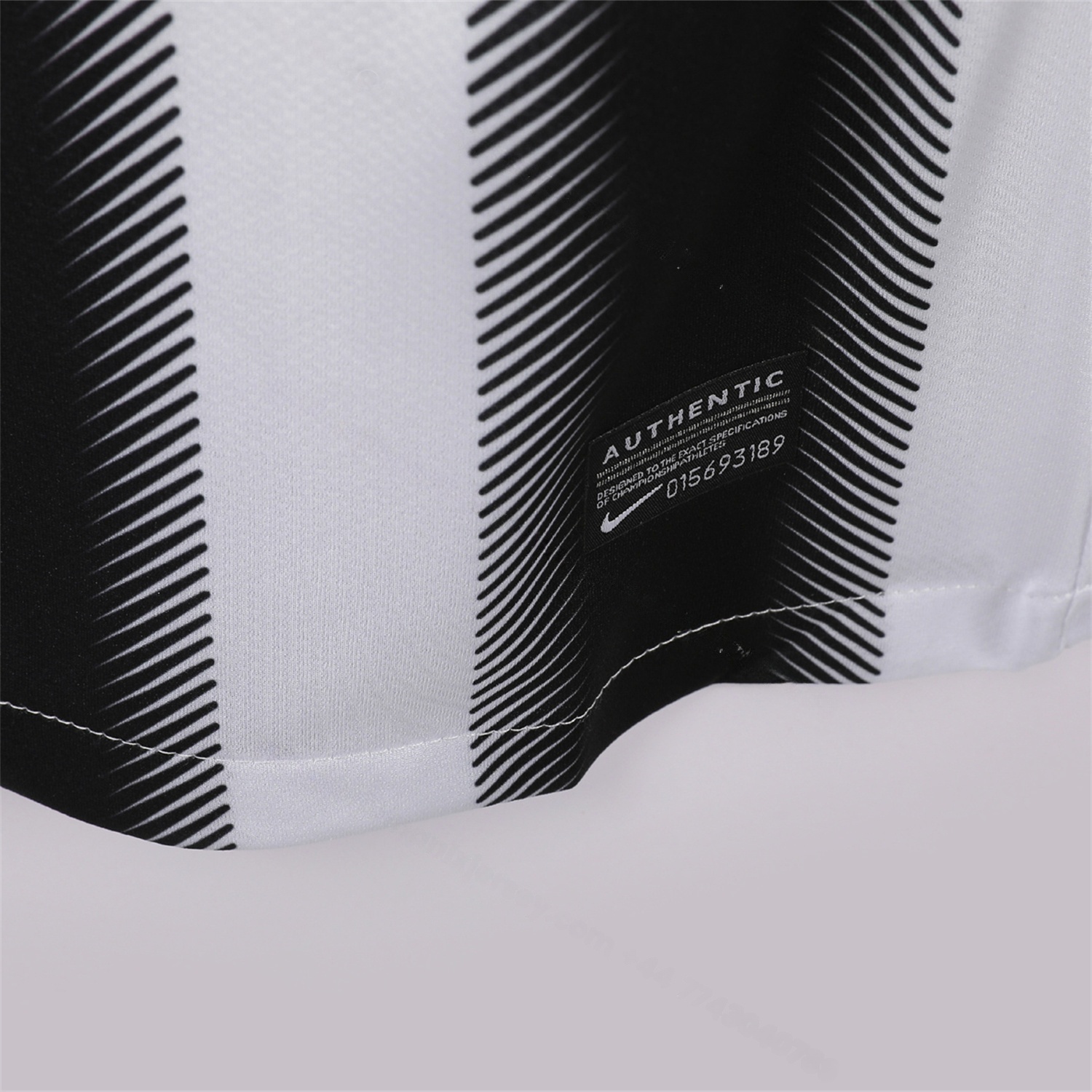 Retro Juventus 2011-12 Home Jersey - UnitedFutballJersey