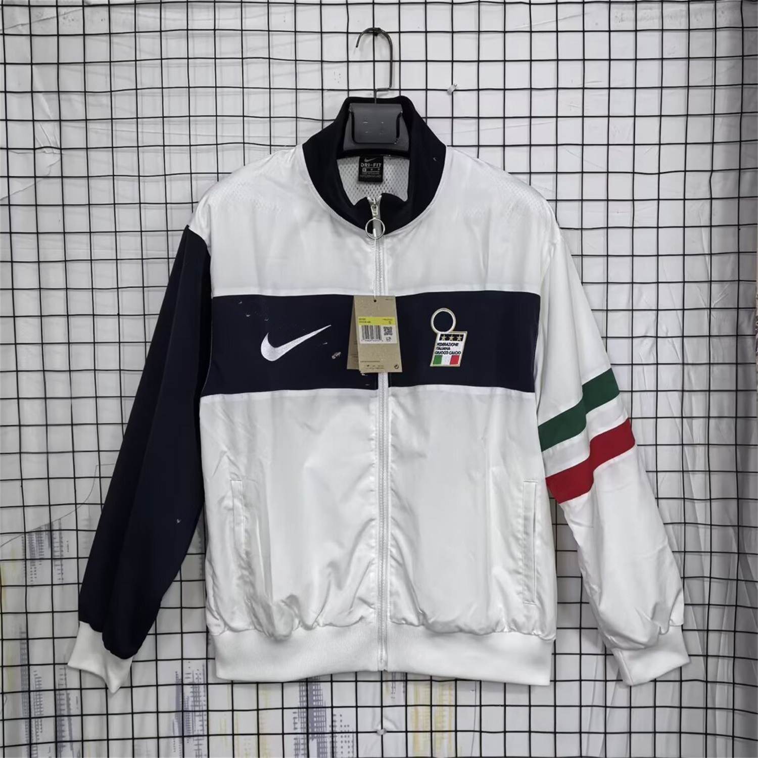 Italy 25-26 Throwback Windbreaker Jacket - White And Black - UnitedFutballJersey