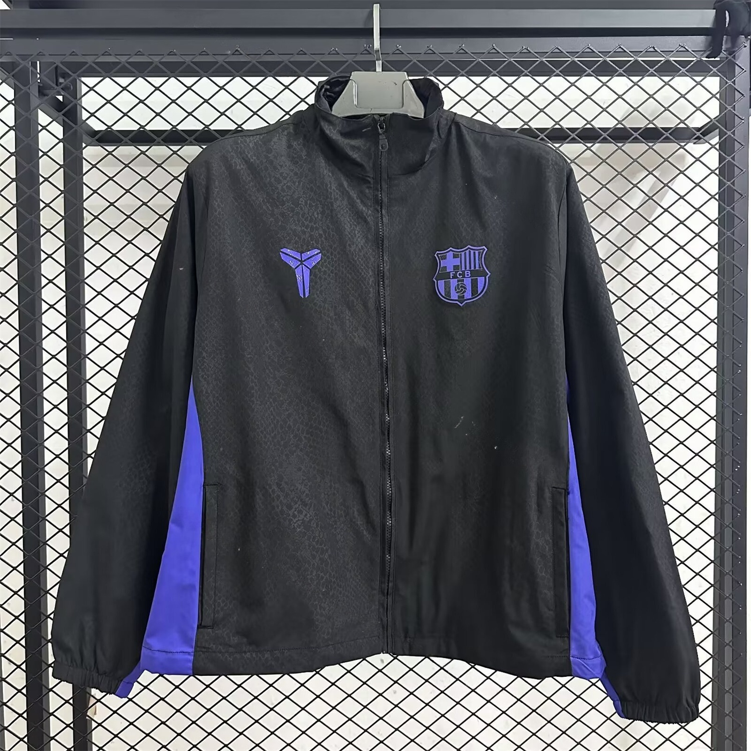 Barcelona 25-26 KB Co-Branded Windbreaker Jacket - Black - UnitedFutballJersey