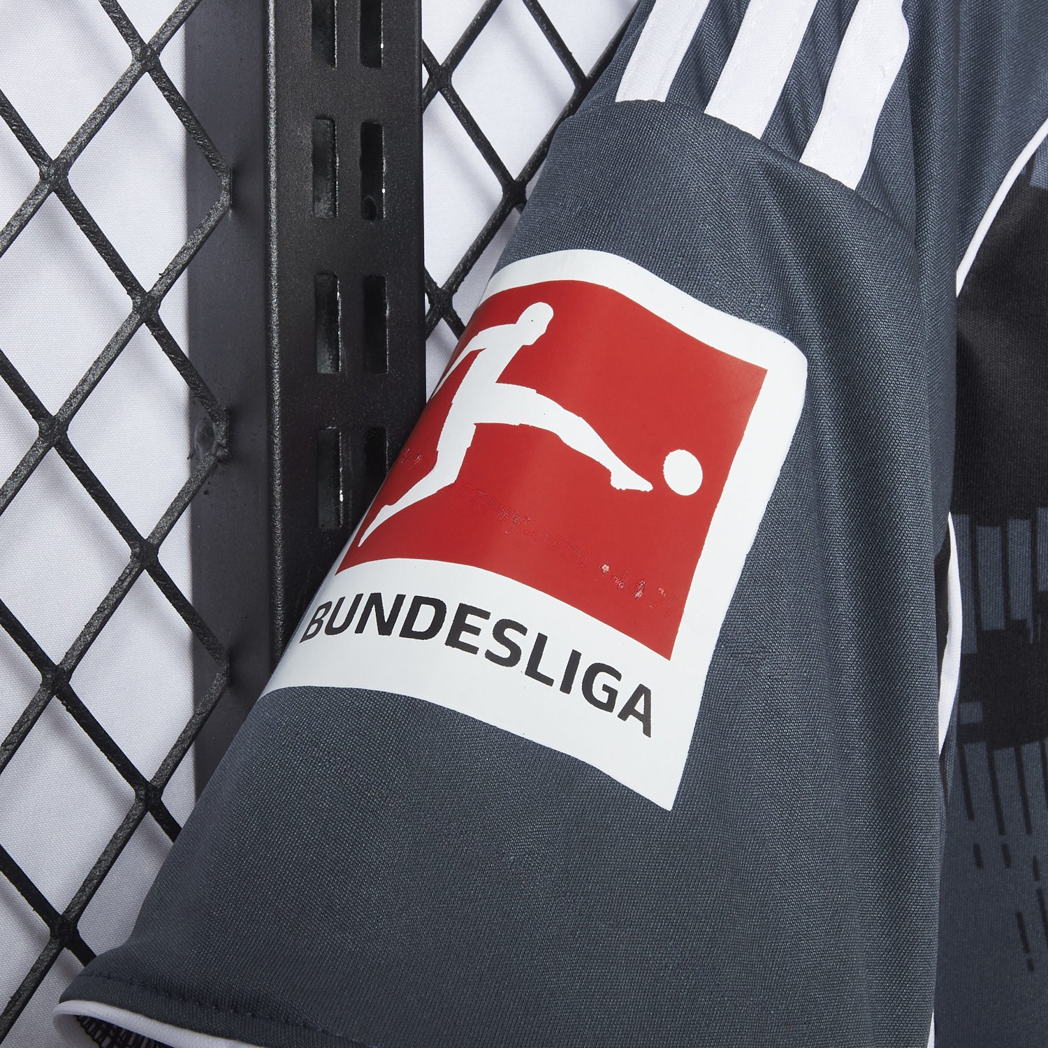 Frankfurt 25-26 Third Jersey - Fans Version - UnitedFutballJersey