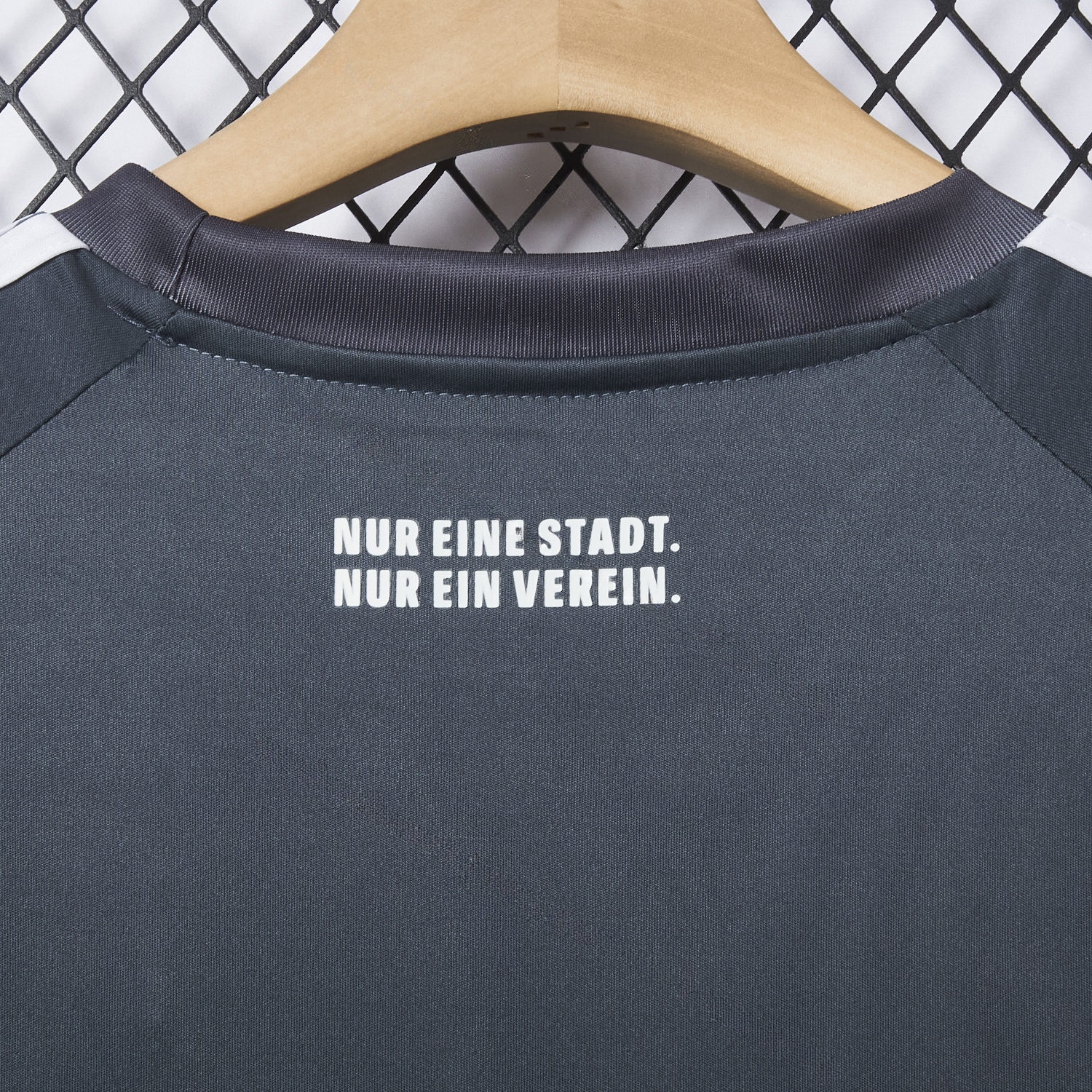 Frankfurt 25-26 Third Jersey - Fans Version - UnitedFutballJersey