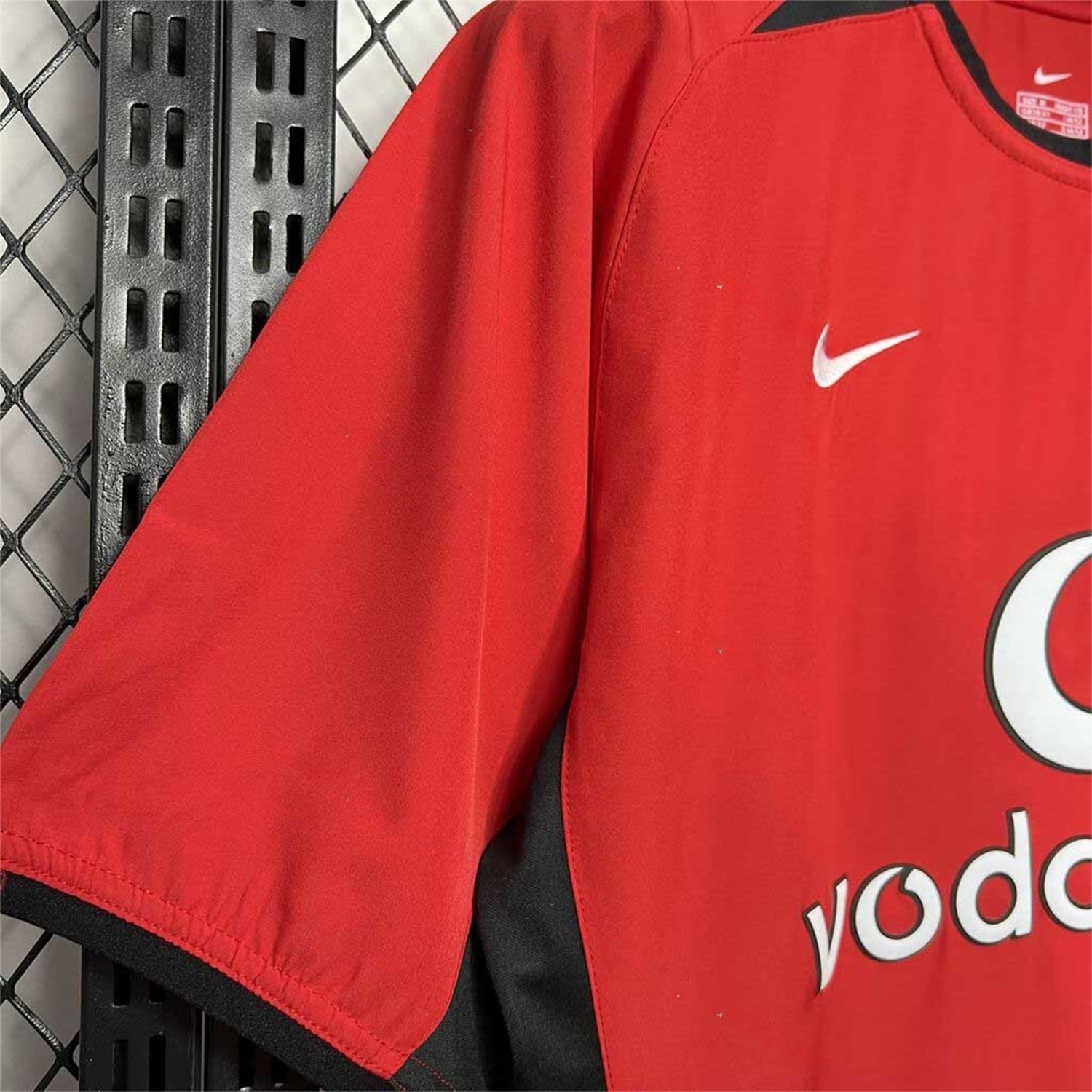 Retro Manchester United 03-04 Home Jersey - UnitedFutballJersey