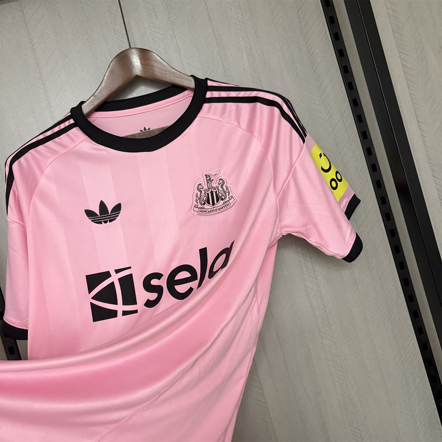 Newcastle United 25-26 Pink Special Jersey - Fans Version - UnitedFutballJersey