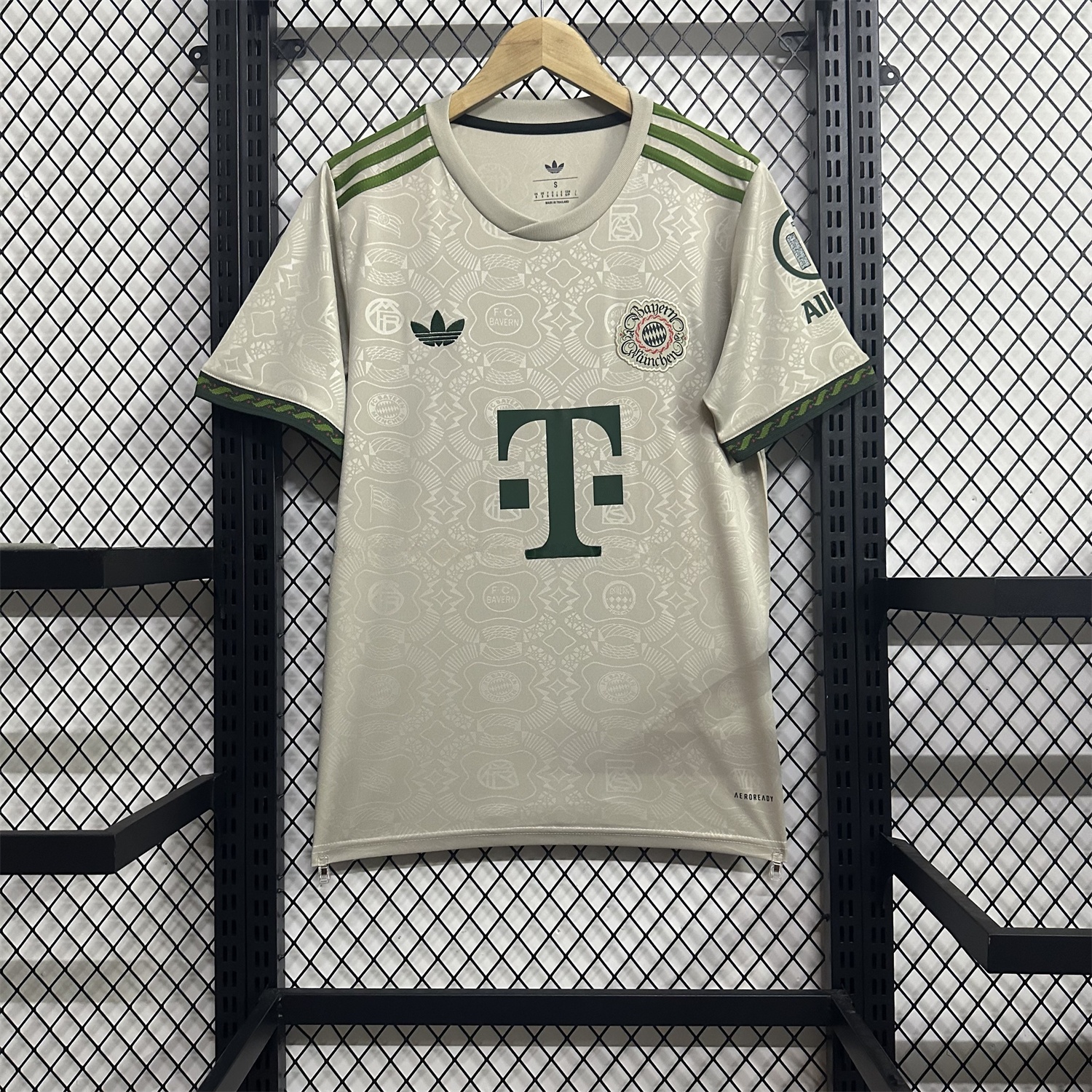 Bayern Munich 25-26 Oktoberfest Jersey - Fans Version - UnitedFutballJersey