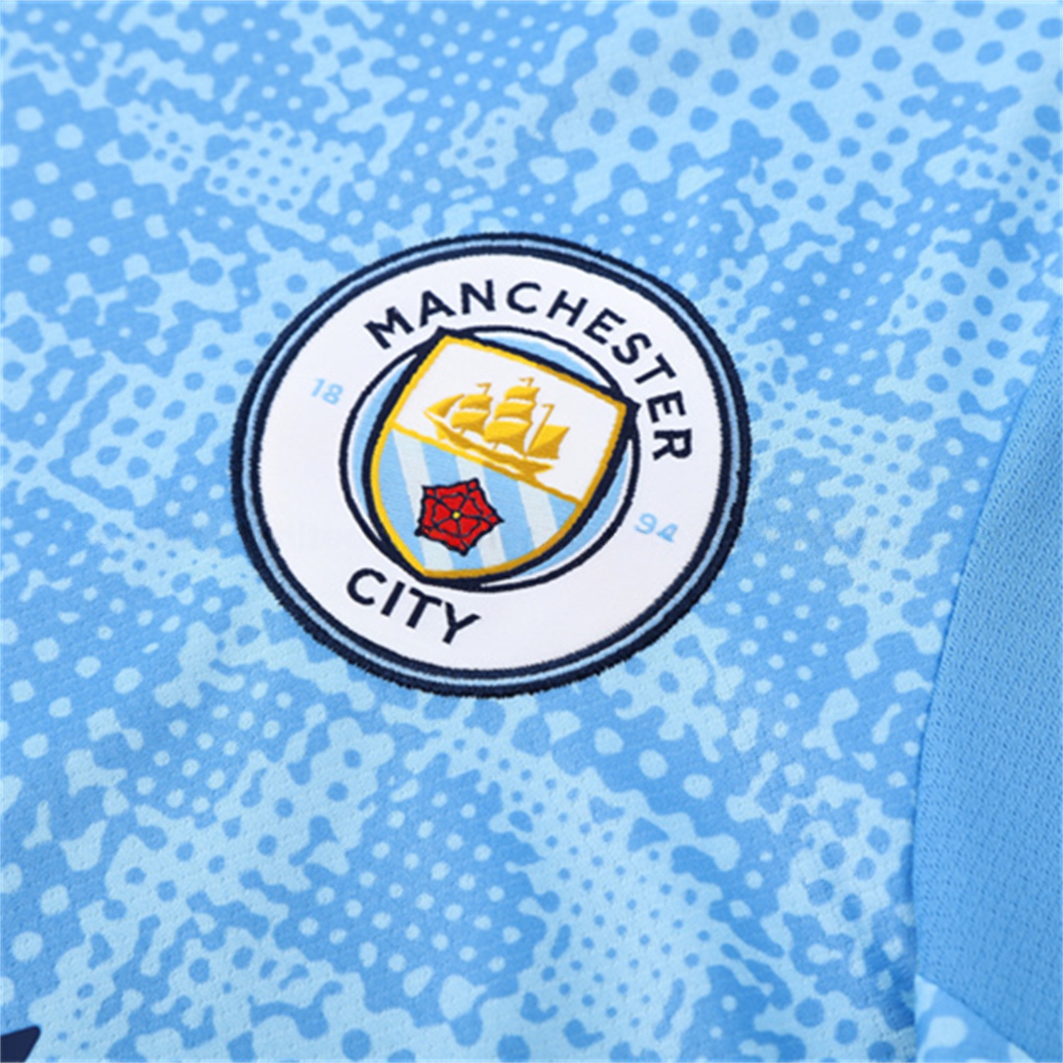 Manchester City 25-26 Kids Short-Sleeve Training Set - Light Blue Camouflage Top & Deep Blue Shorts - UnitedFutballJersey