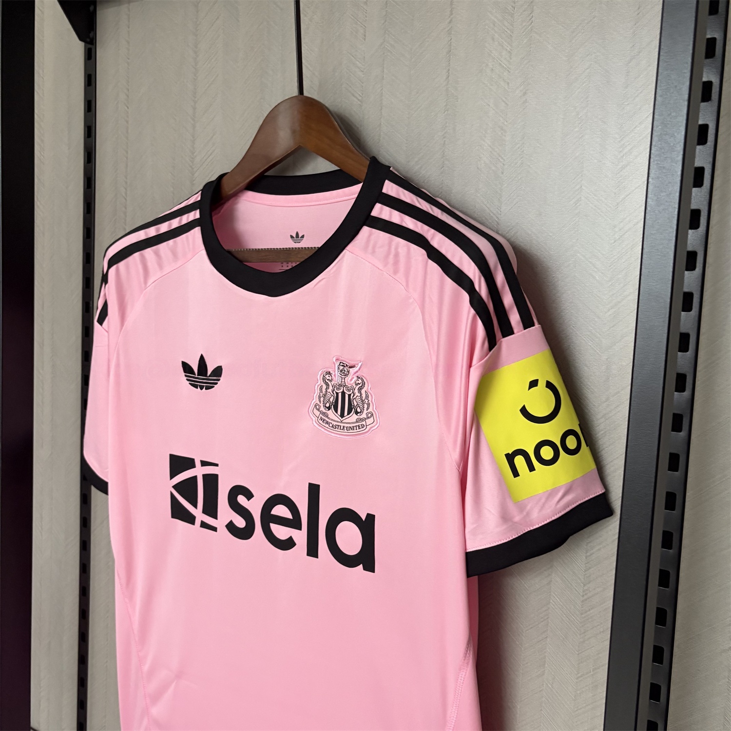 Newcastle United 25-26 Pink Special Jersey - Fans Version - UnitedFutballJersey