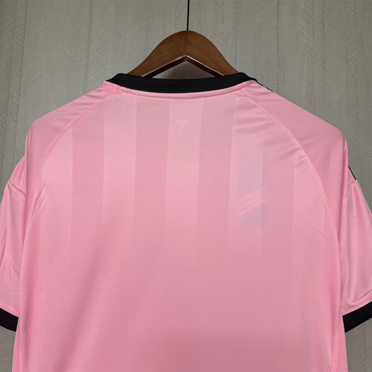 Newcastle United 25-26 Pink Special Jersey - Fans Version - UnitedFutballJersey