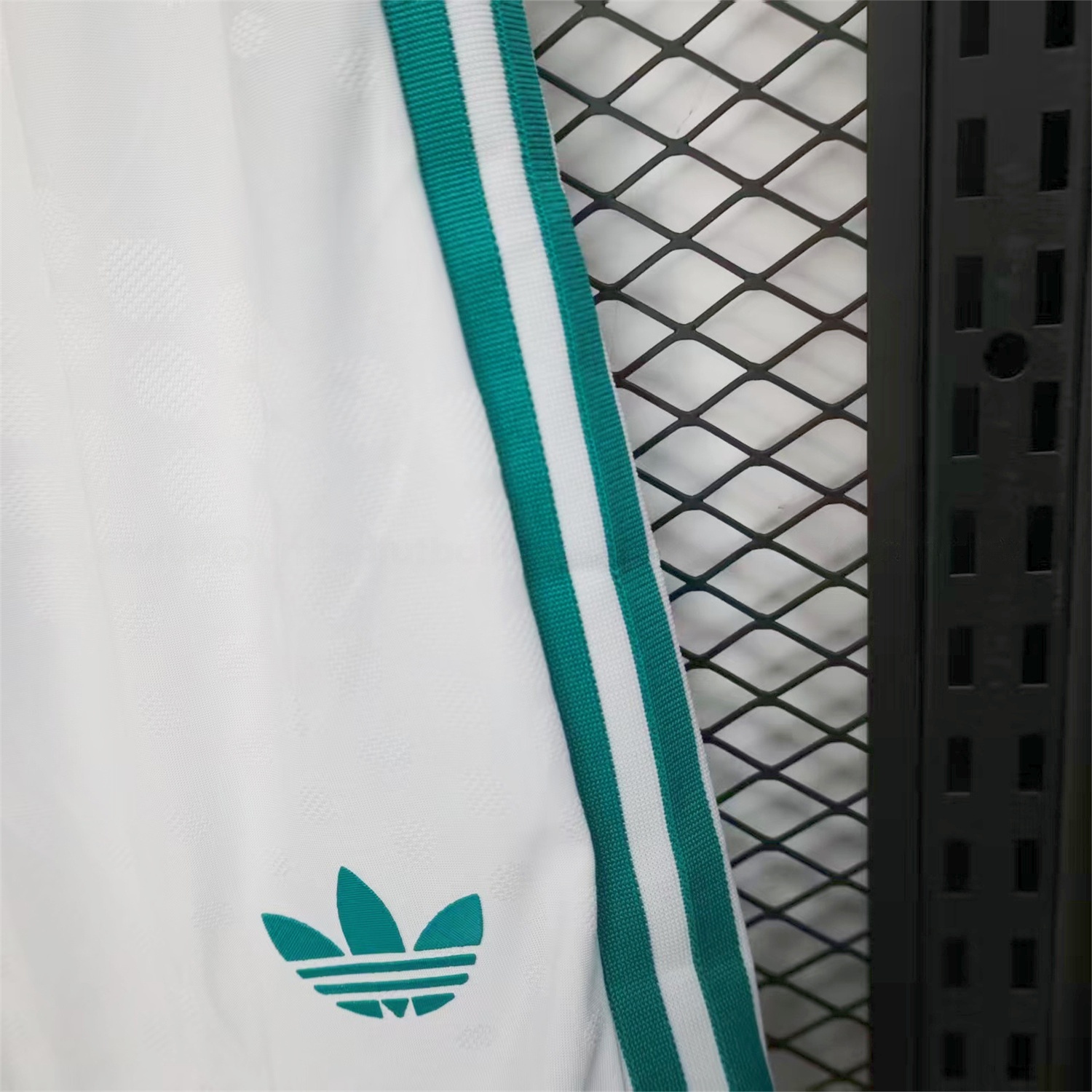 Liver.pool 25-26 Third White Shorts - Player Version - UnitedFutballJersey