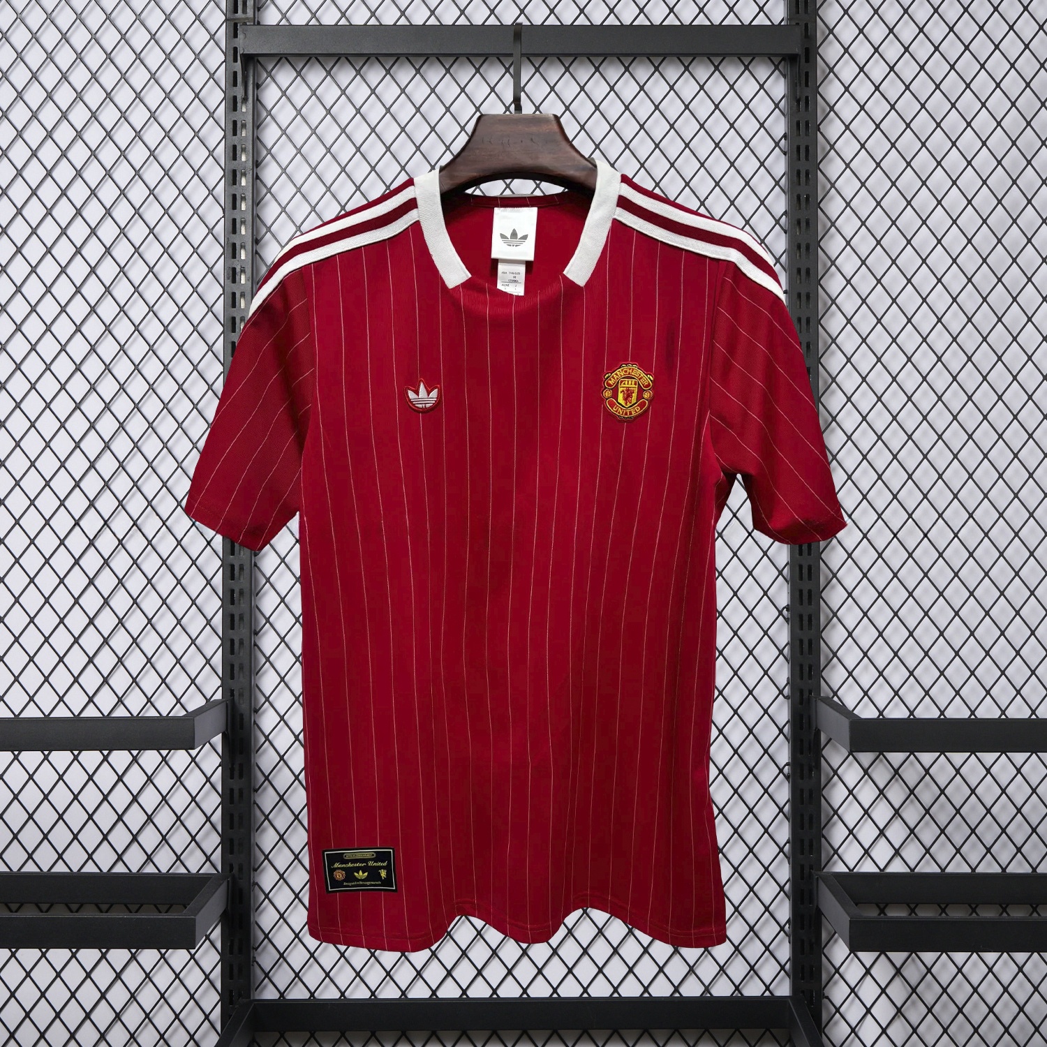 Manchester United 25-26 Trefoil Red Travel Jersey - Fans Version - UnitedFutballJersey
