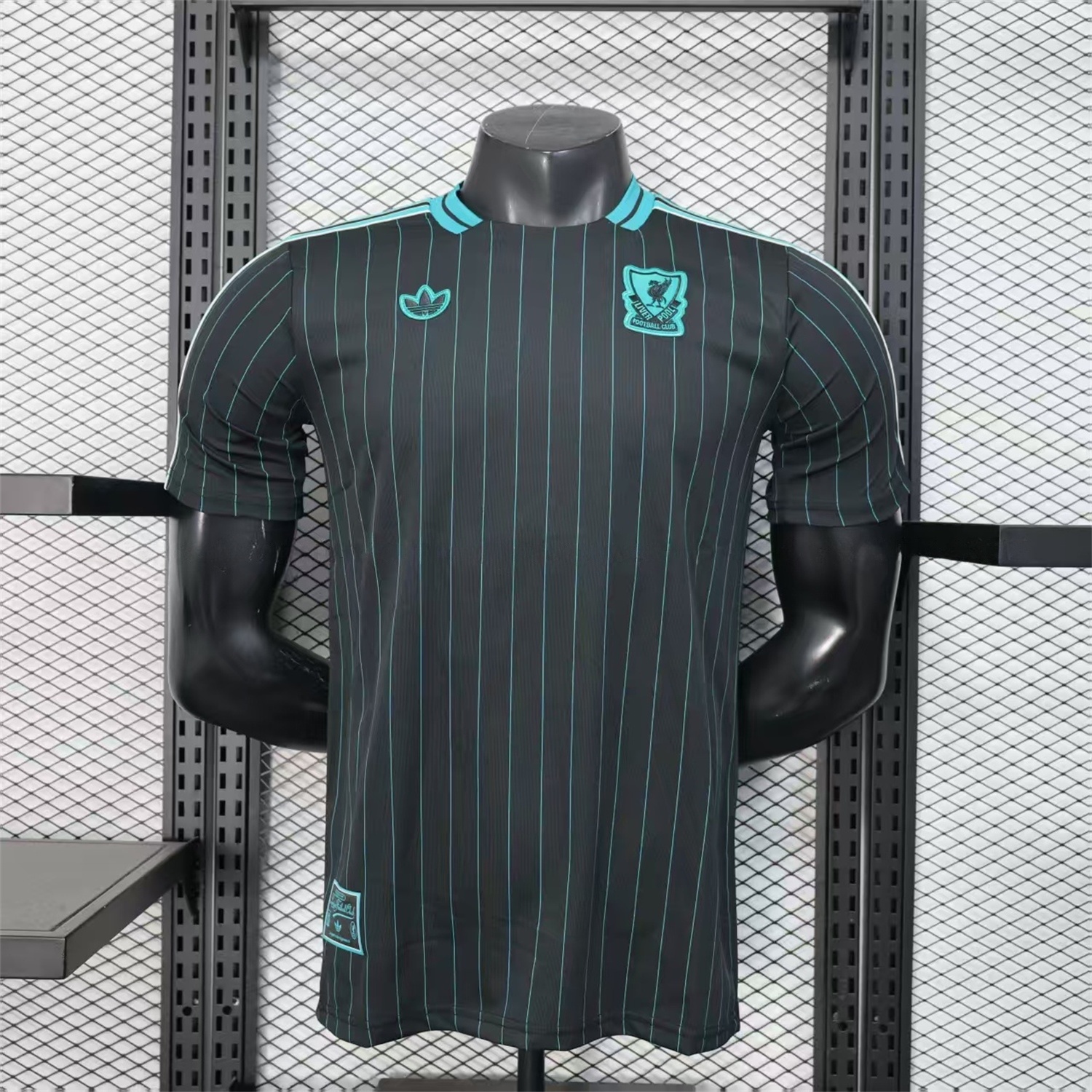 Liver.pool 25-26 Icon Range Travel Special Edition Black Jersey - Player Version - UnitedFutballJersey