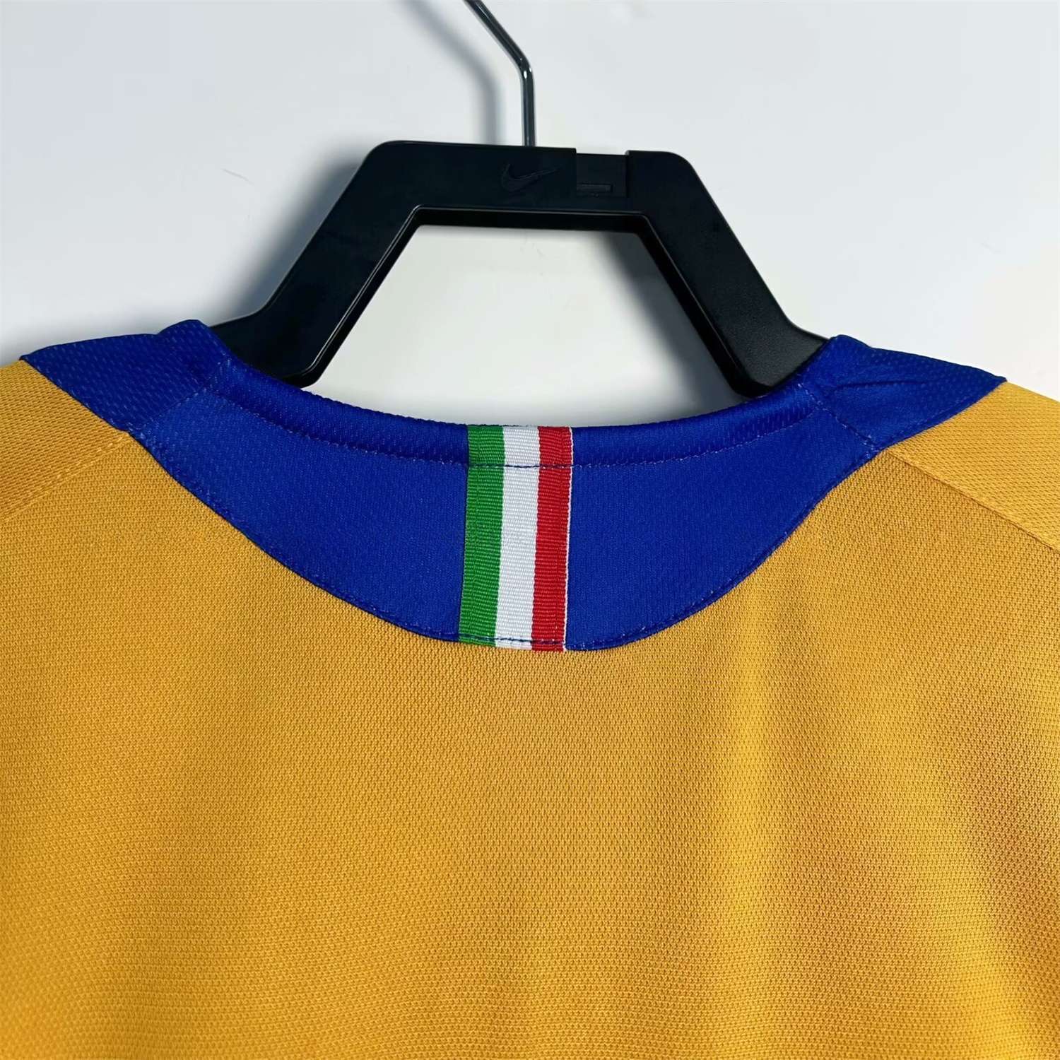 Retro Juventus 2005-06 Third Jersey - UnitedFutballJersey